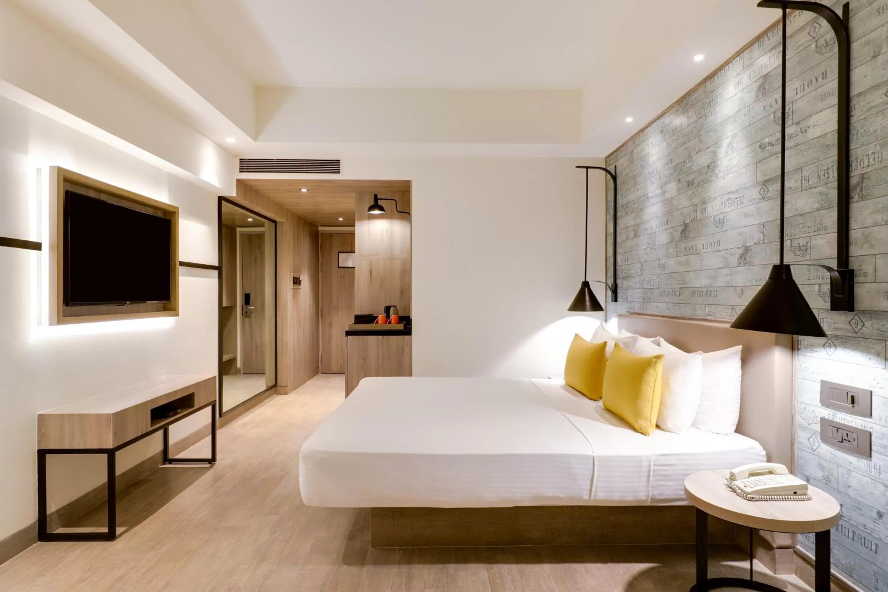 Bedroom, Bed in Lemon Tree Premier, Mumbai International Airport