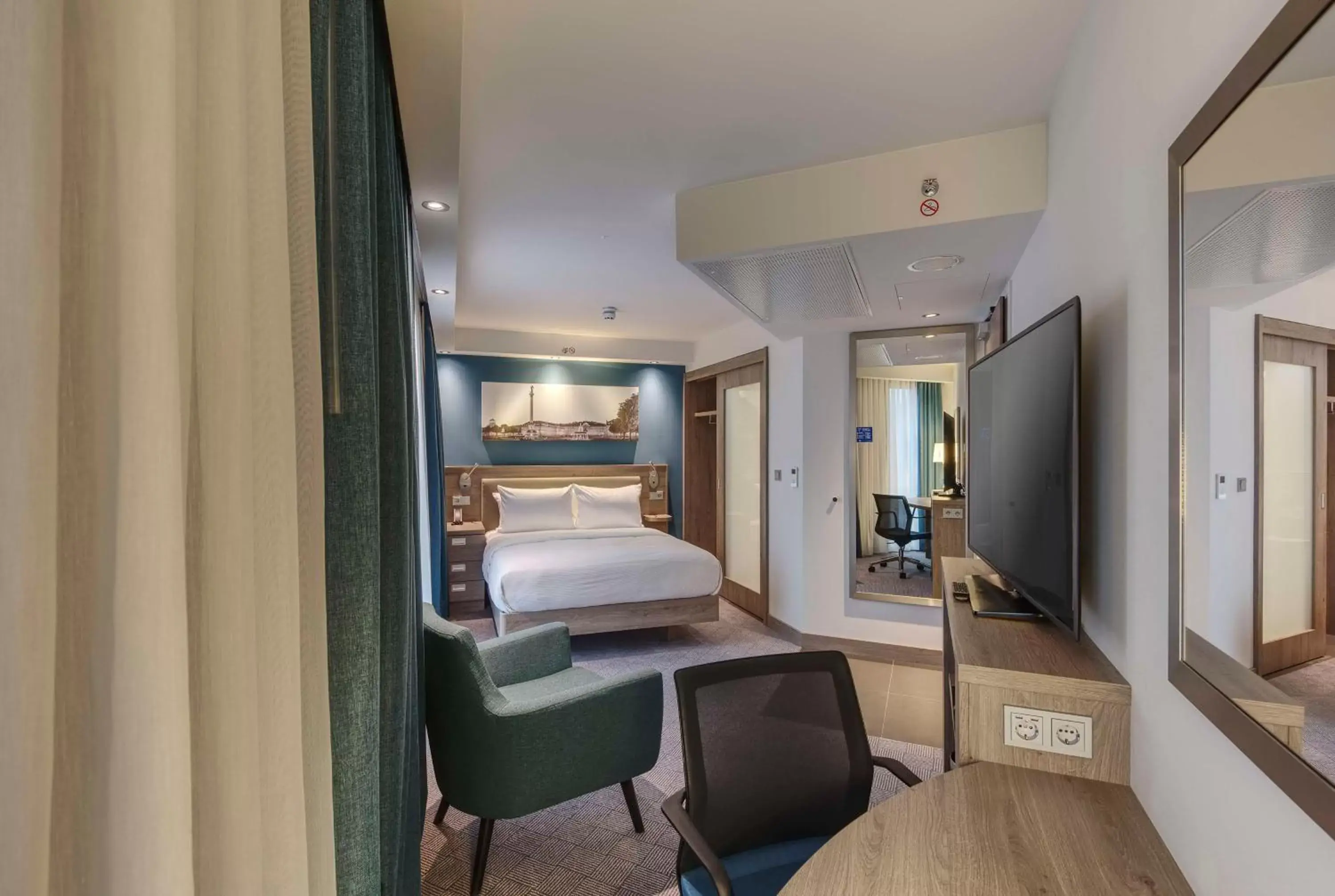 Bedroom in Hampton by Hilton Stuttgart City Centre