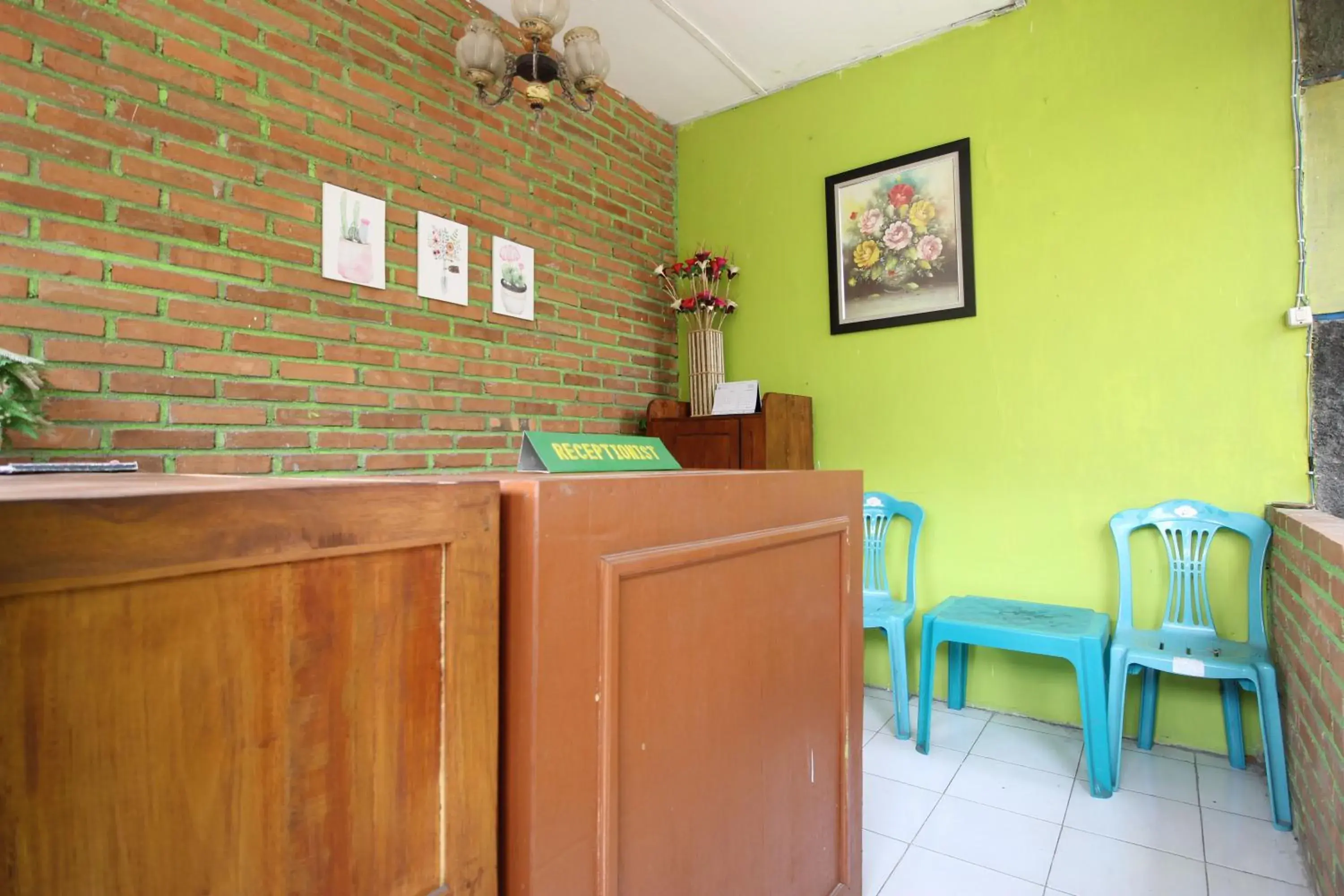 Lobby or reception in RedDoorz @ Jalan Parangtritis Lobby or reception in RedDoorz @ Jalan Parangtritis