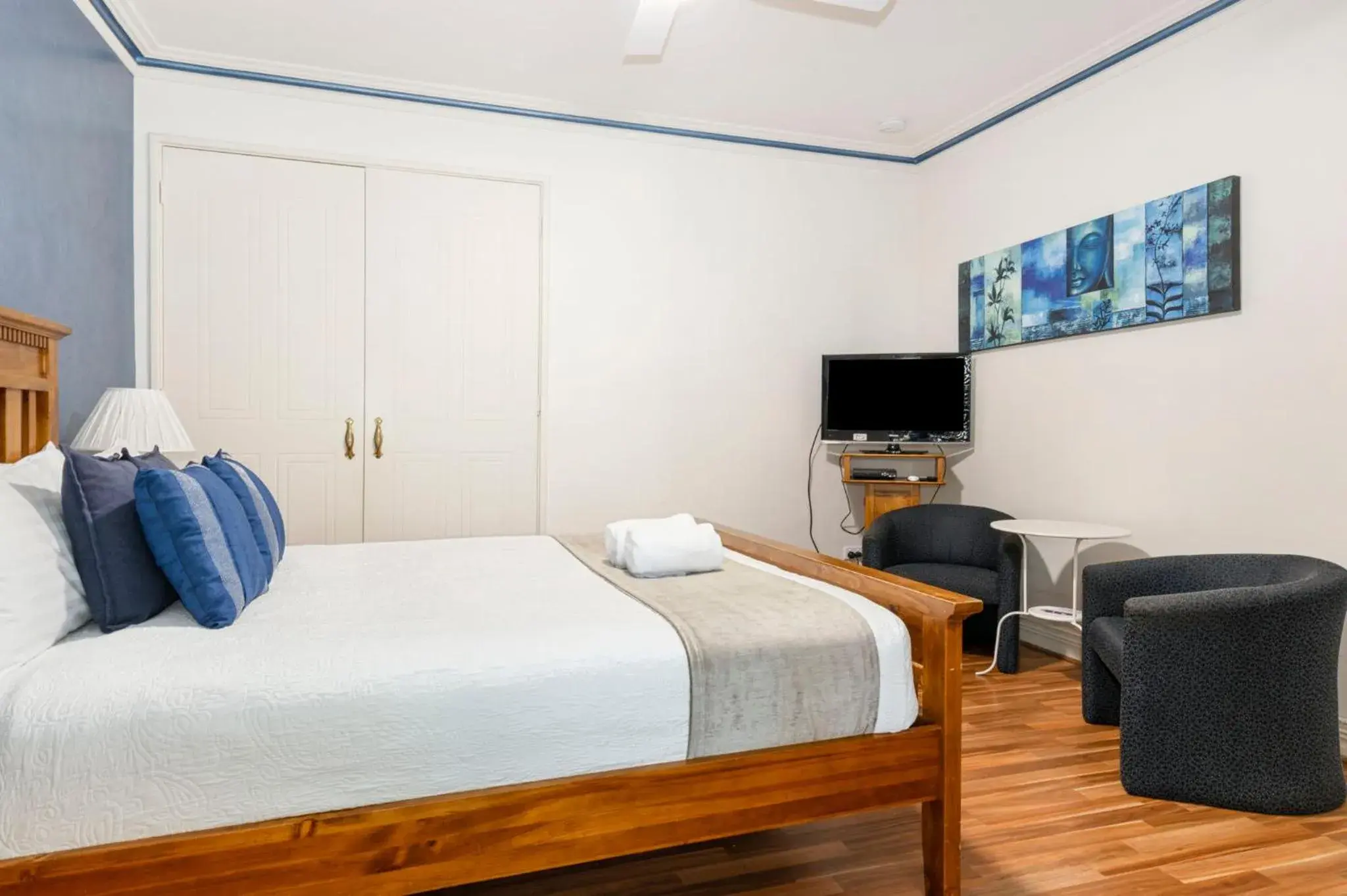 Bed in Inn The Tuarts Guest Lodge Busselton Accommodation - Adults Only