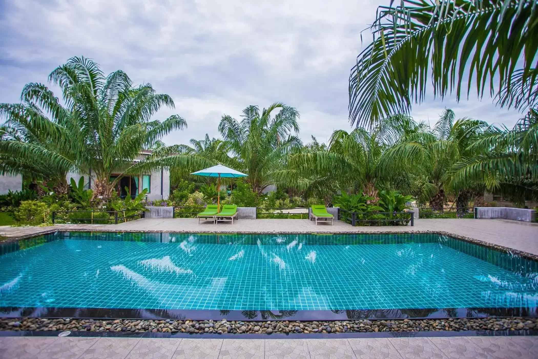 Swimming Pool in Palm Pran Resort