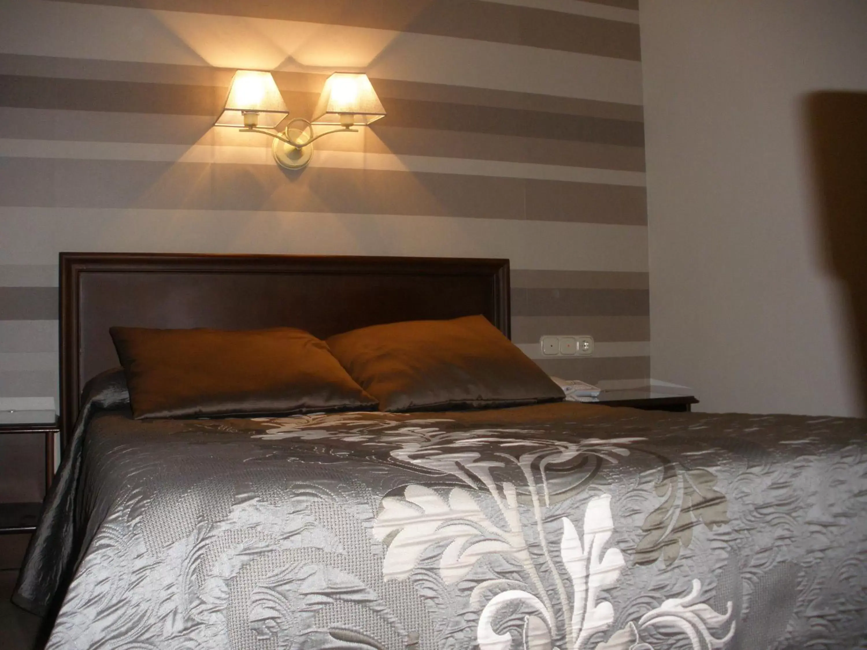 Bed in Hotel Sacromonte