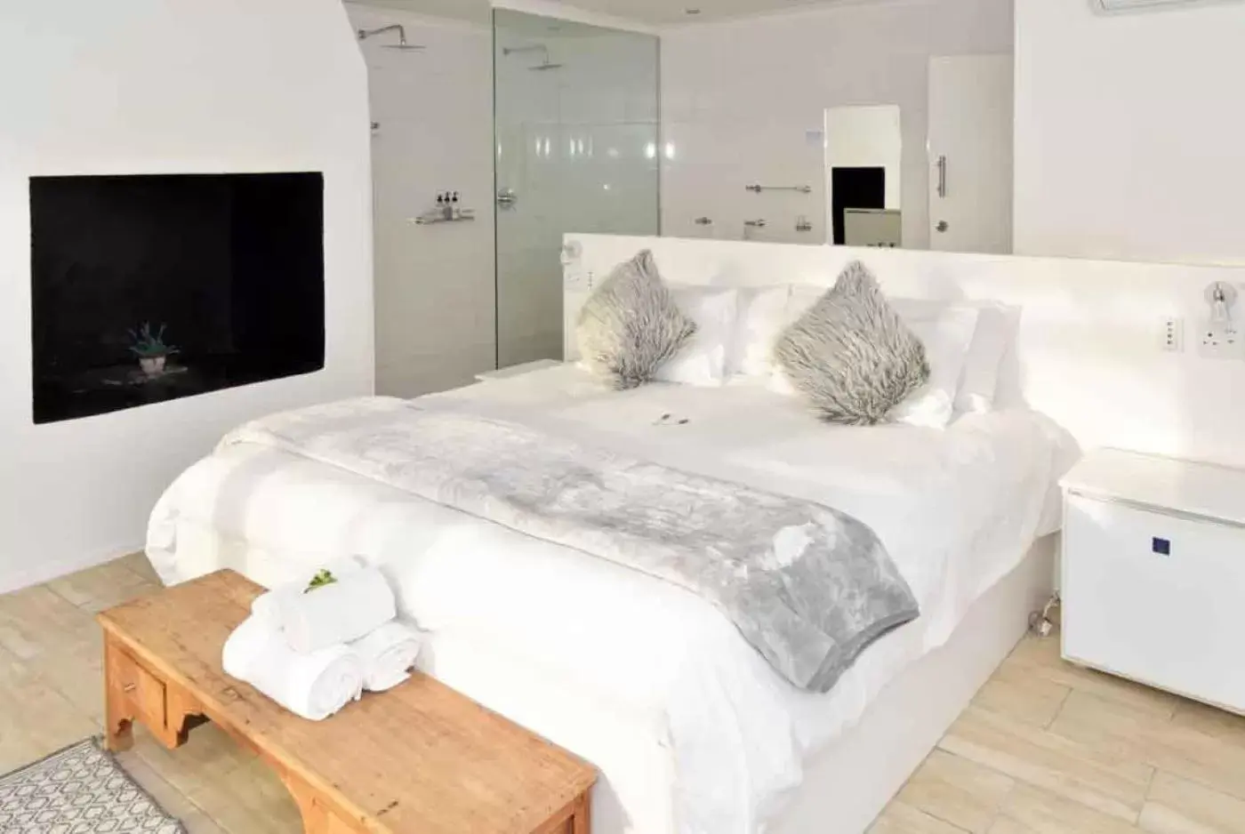 Property building, Bed in theLAB Robertson Property building, Bed in theLAB Robertson