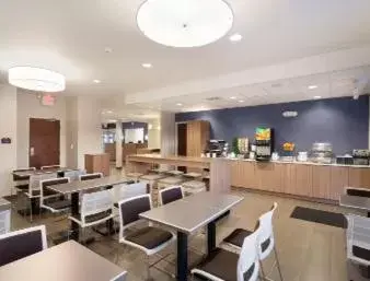 Restaurant/Places to Eat in Microtel Inn and Suites by Wyndham Monahans