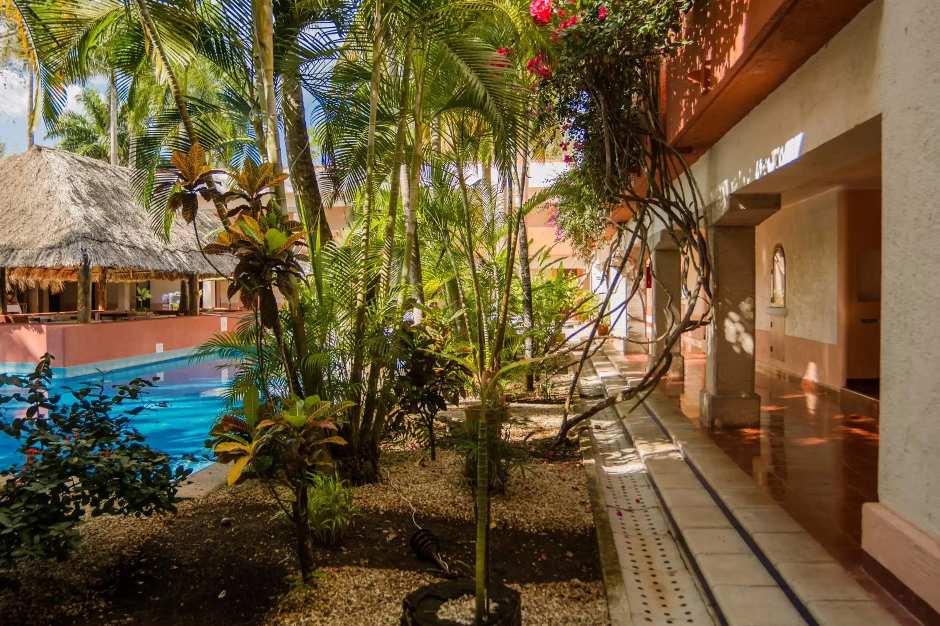 Patio, Swimming Pool in Villas Arqueologicas Chichen Itza