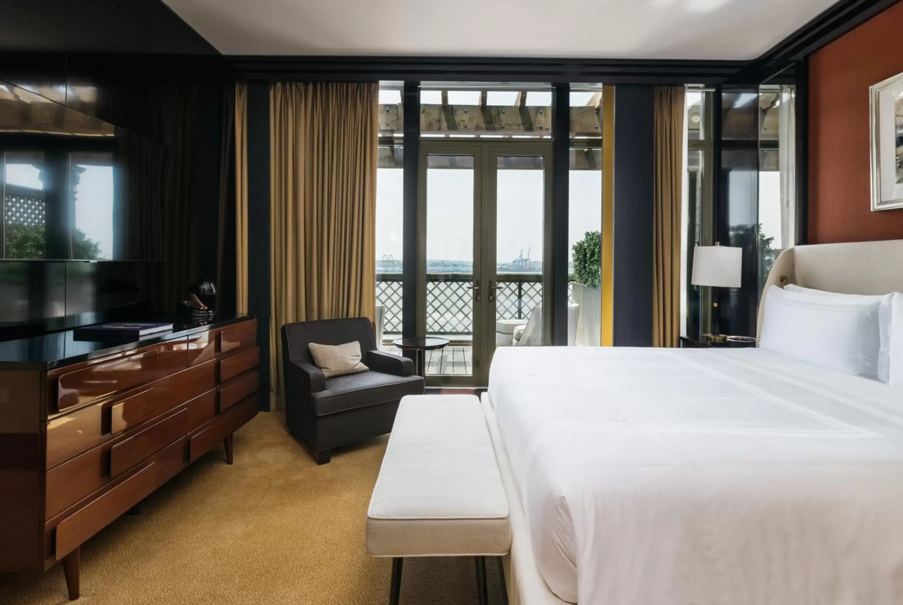 Two Bedroom Verrazano Suite Accessible in Casa Cipriani New York