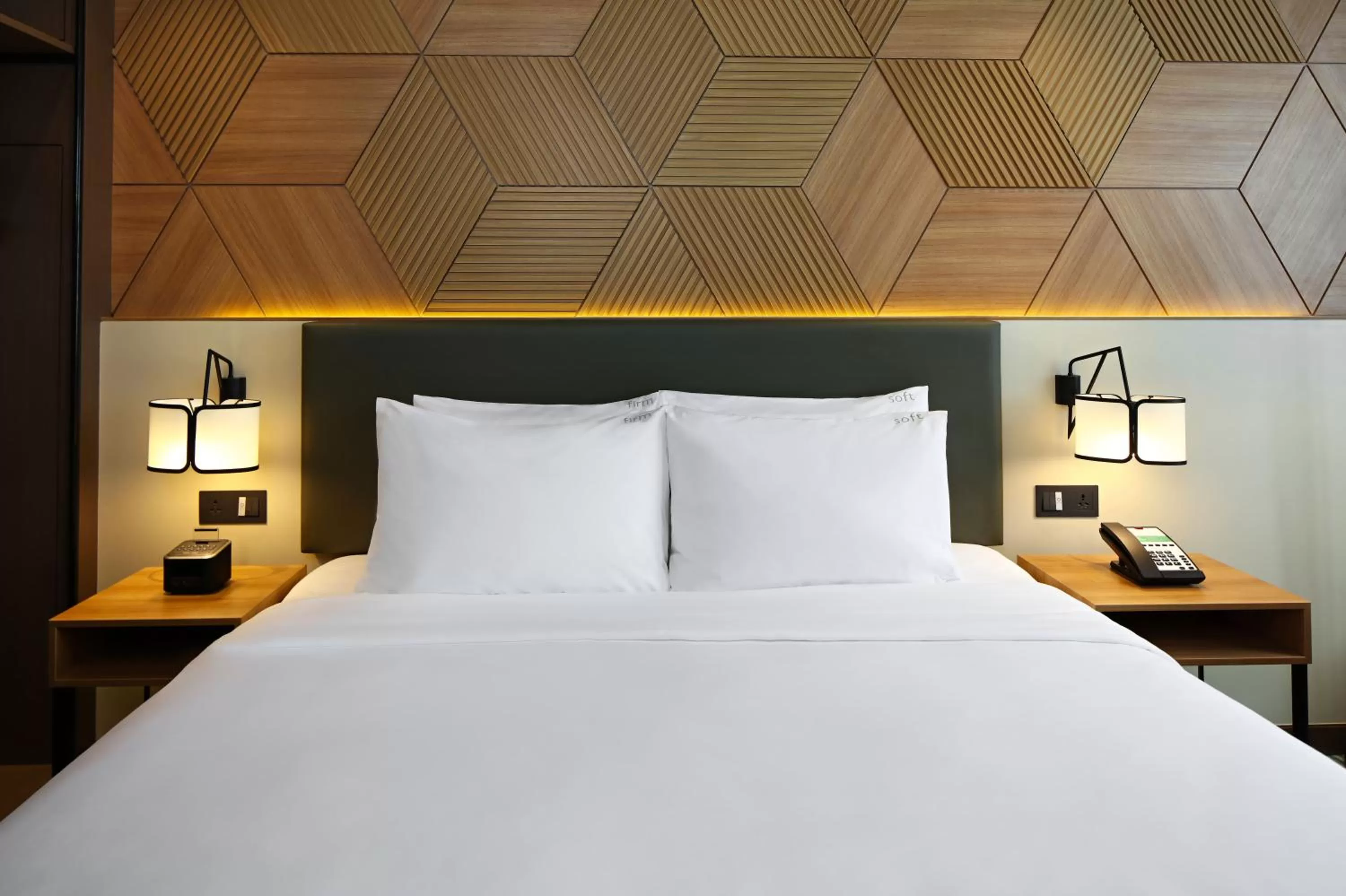 Bedroom, Bed in Holiday Inn Cebu City by IHG