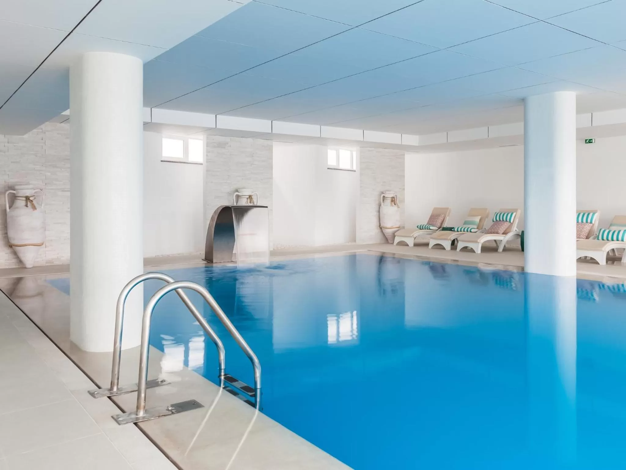 Swimming pool in MH Peniche