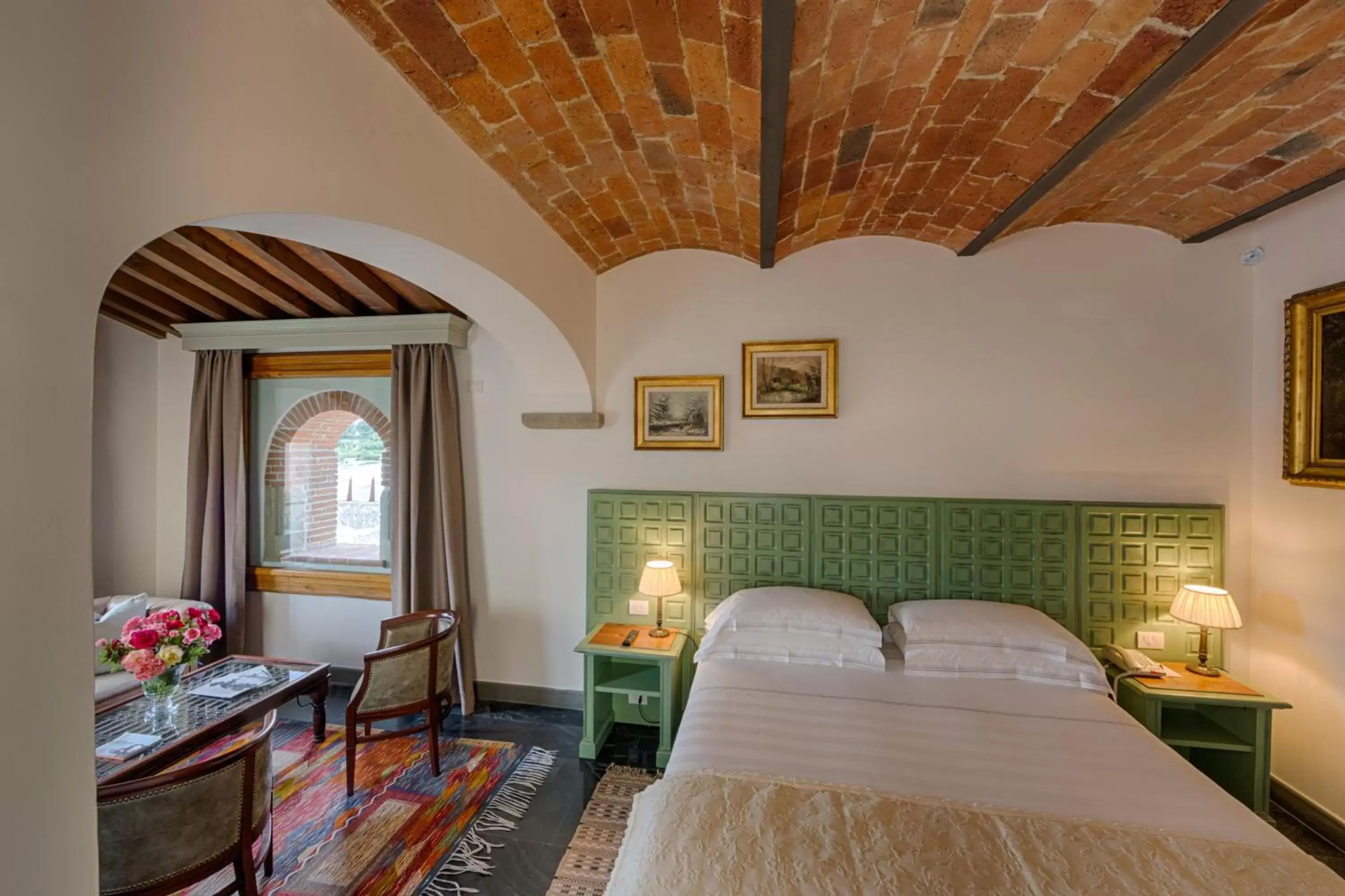 Photo of the whole room, Room Photo in Hotel Mulino di Firenze - WorldHotels Crafted