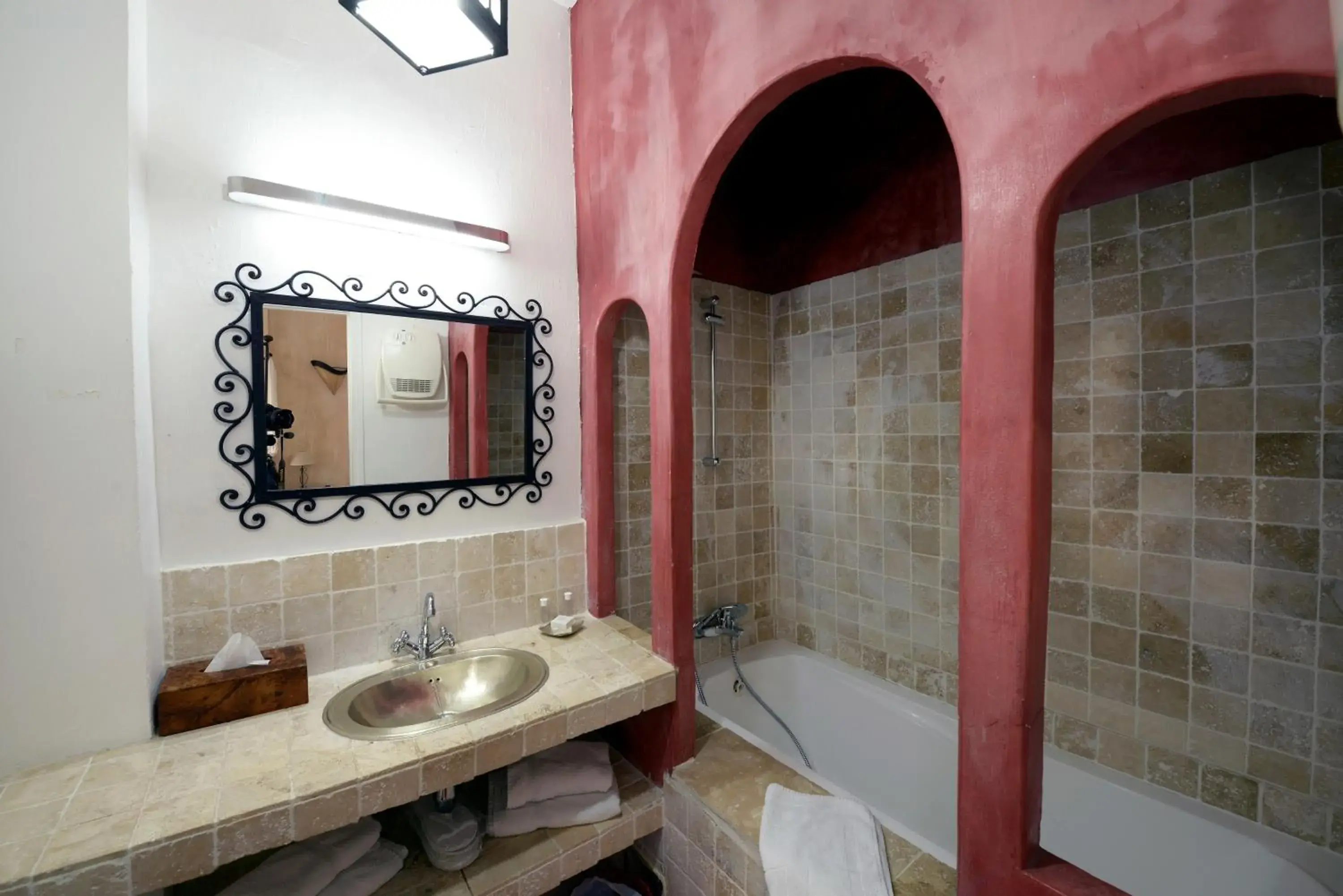 Bathroom in Le Ryad Boutique Hotel