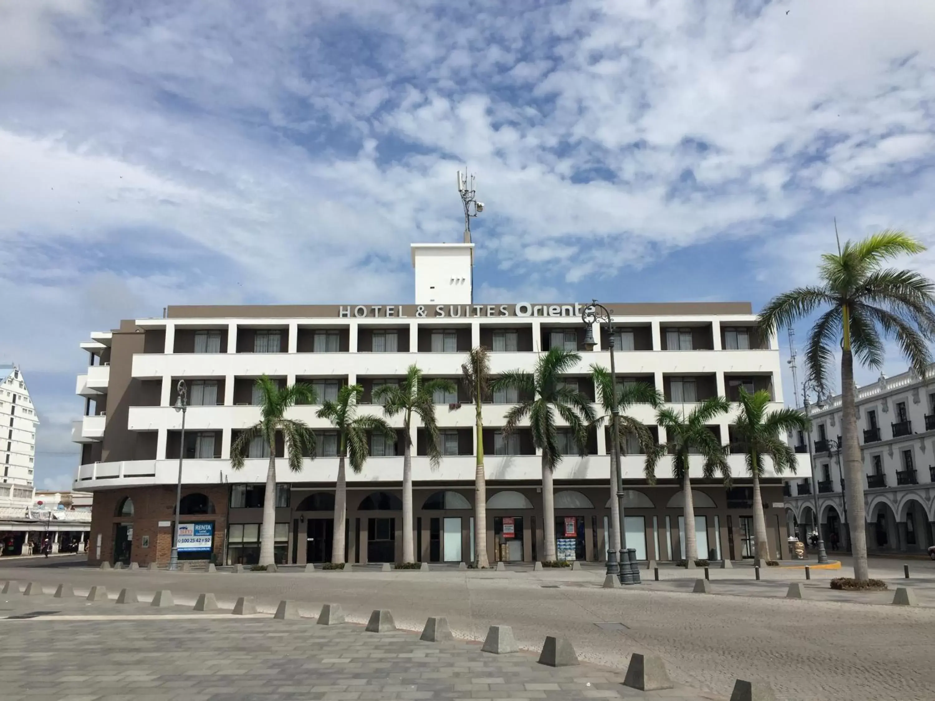 Property Building in Hotel Oriente