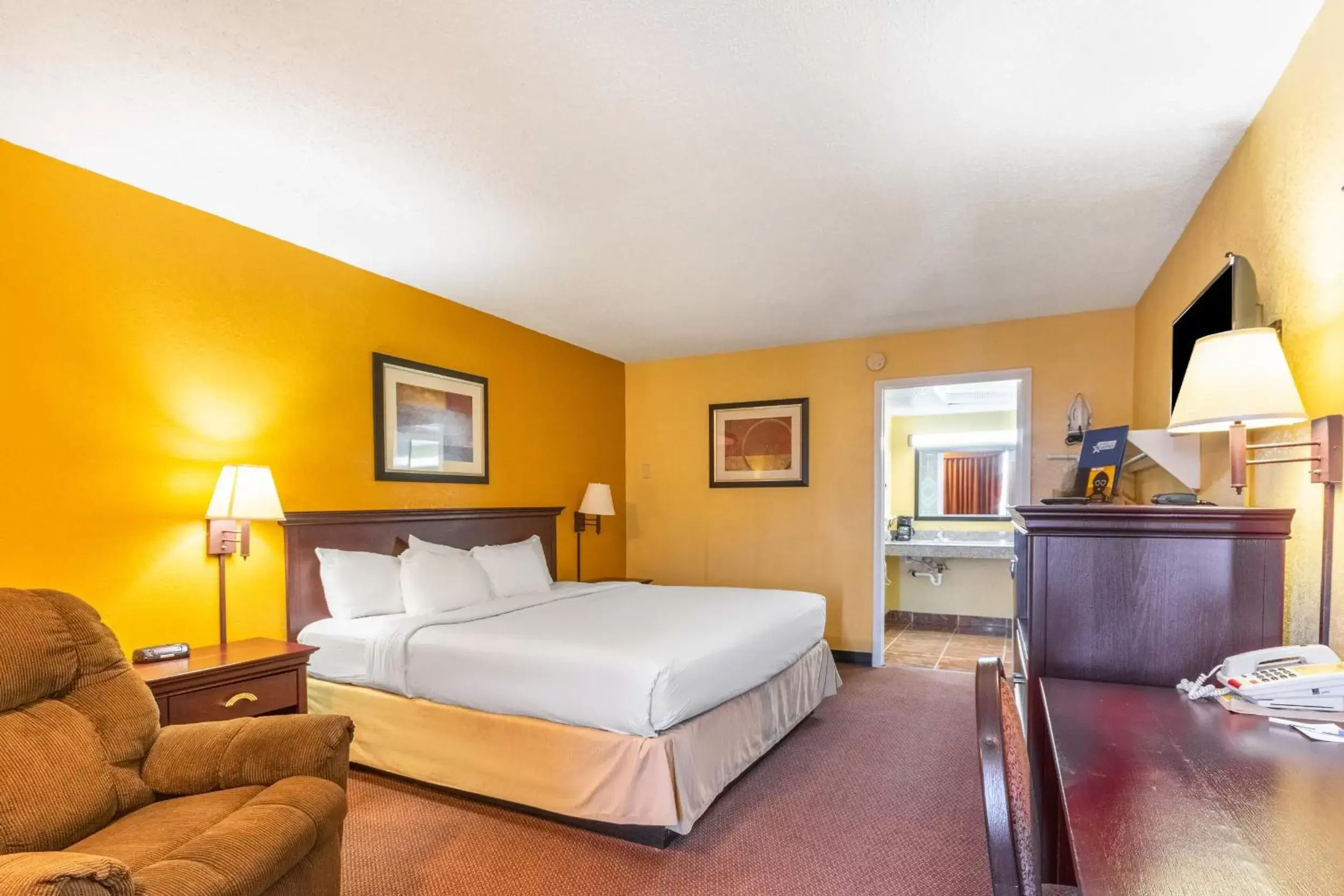 Bedroom in Americas Best Value Inn of Elk City