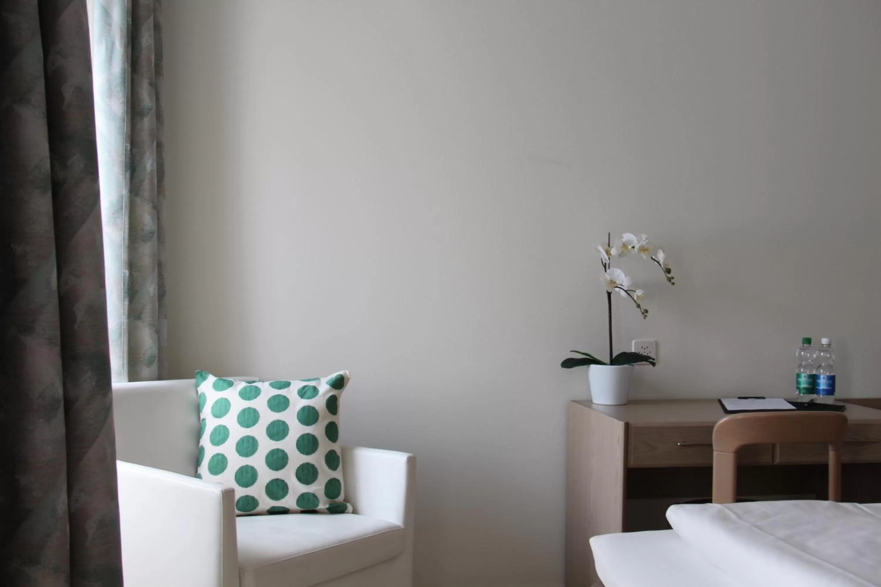 Bedroom, Bed in Zum Schwarzen Löwen