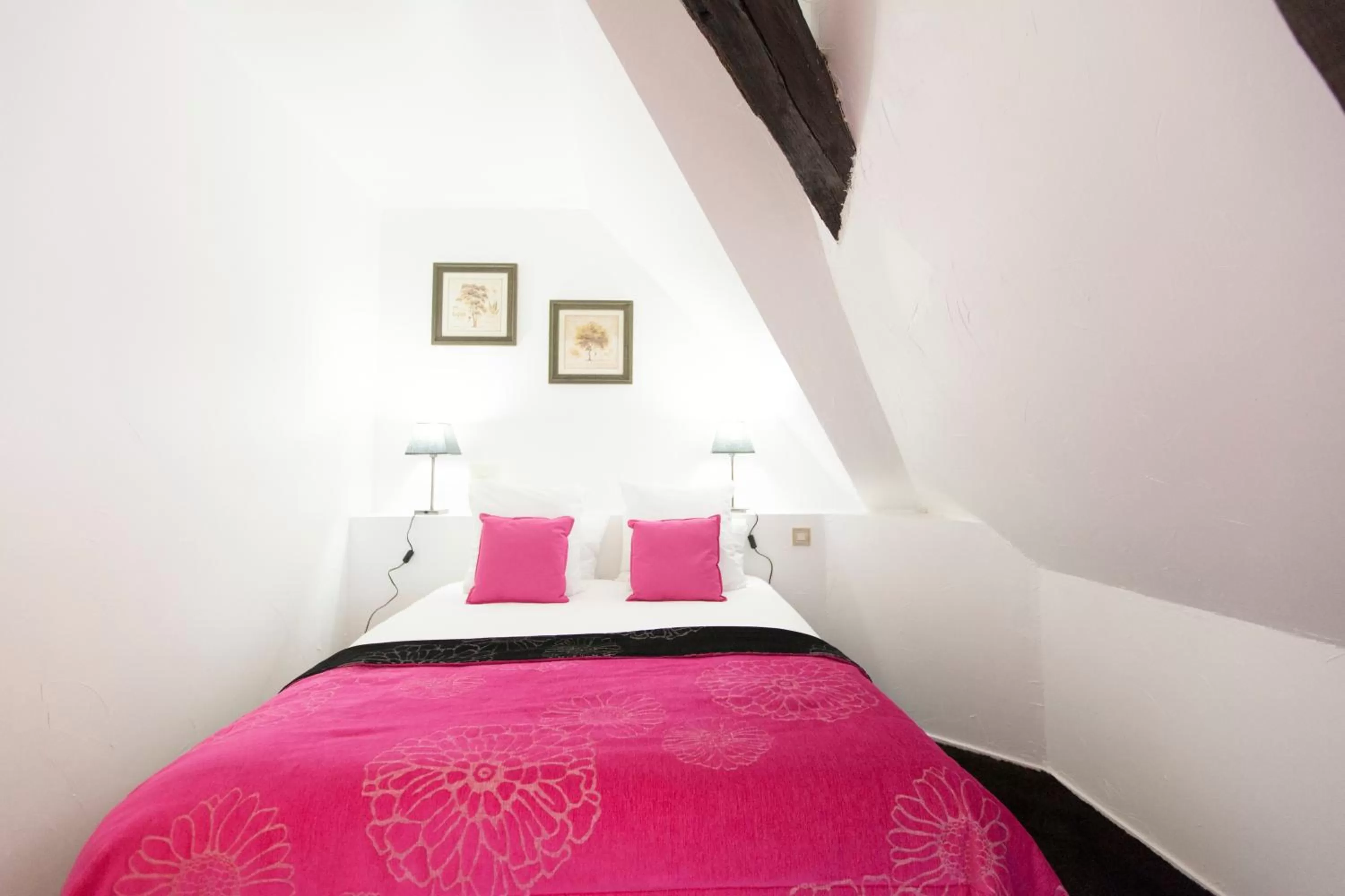 Bed in Hotel Athanor Centre