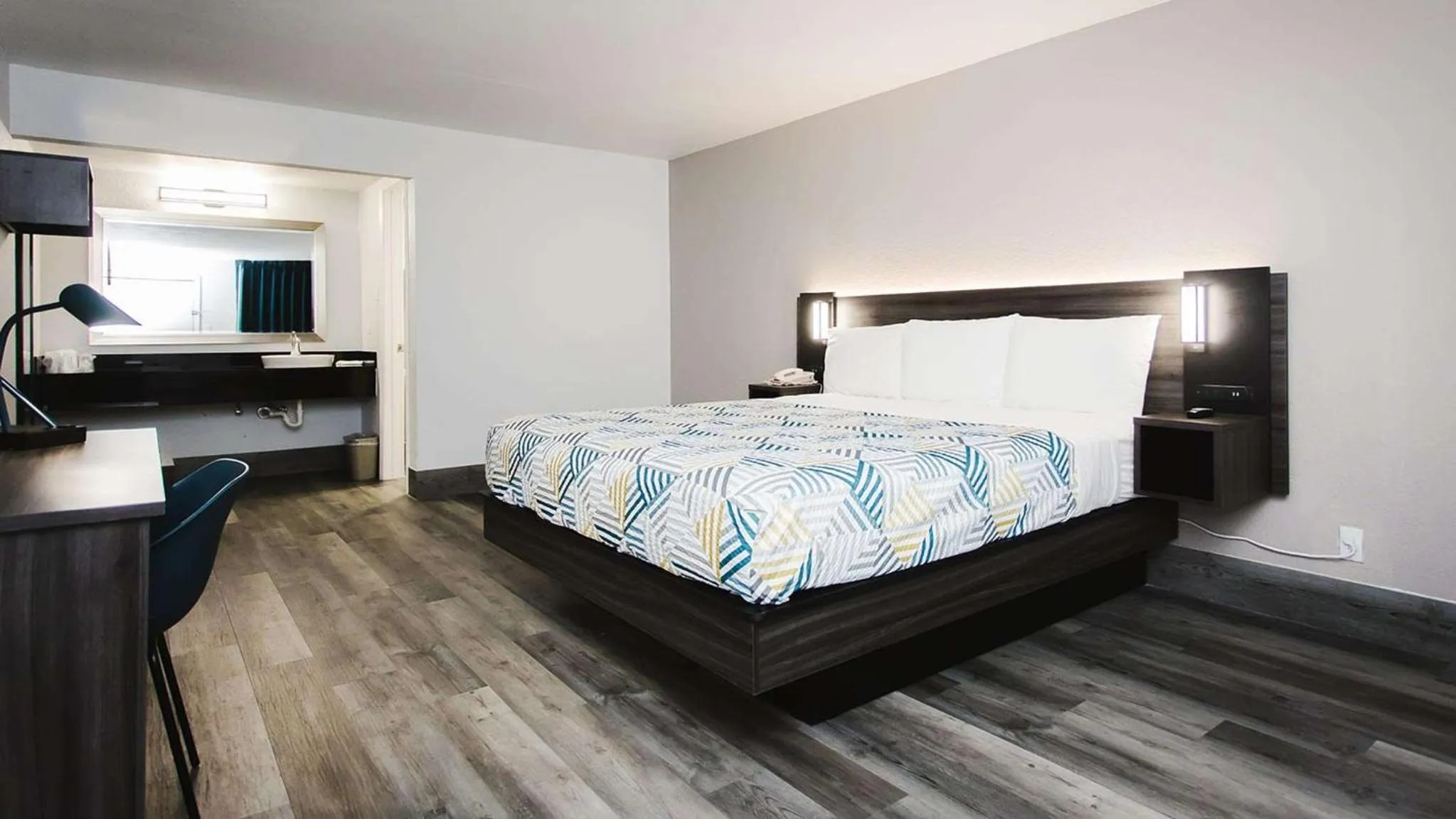 Bed in Motel 6 Houston, TX - Medical Center - NRG Stadium