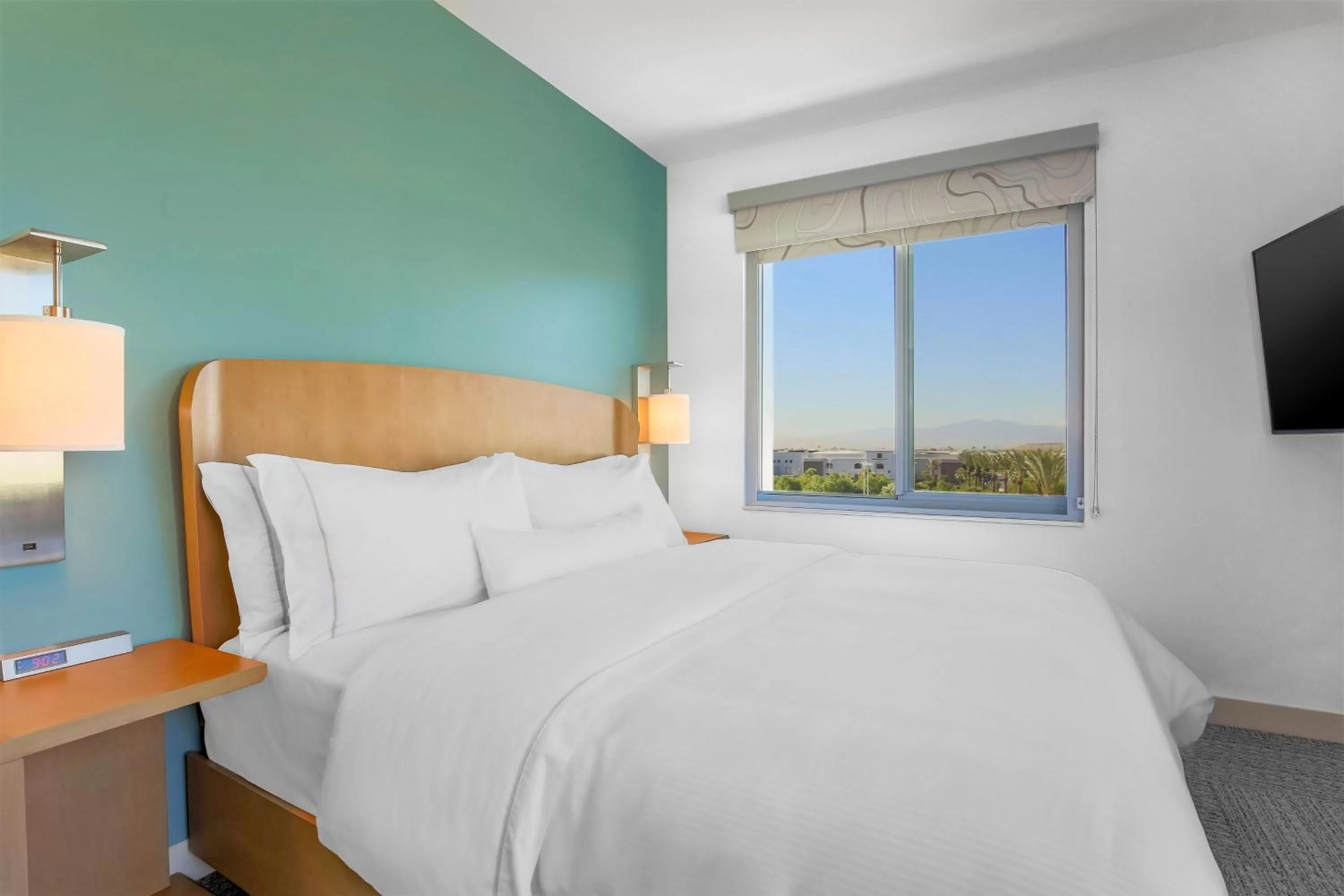 Photo of the whole room, Bed in Element Ontario Rancho Cucamonga