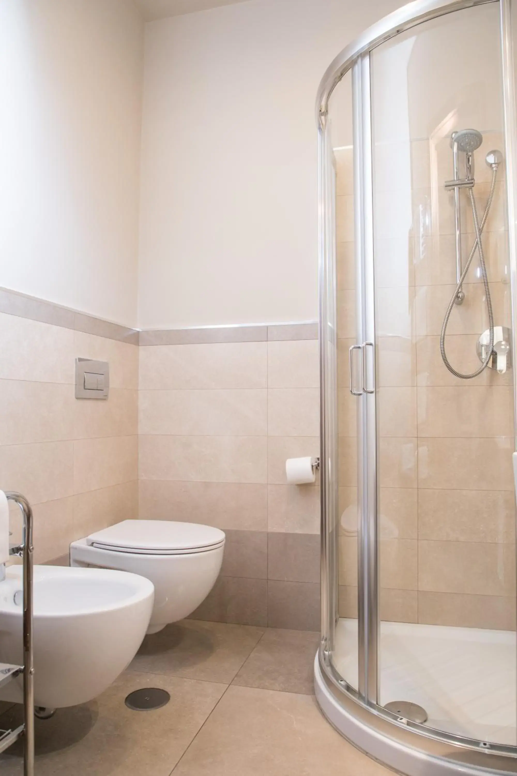 Bathroom in Albergo Dei Leoni