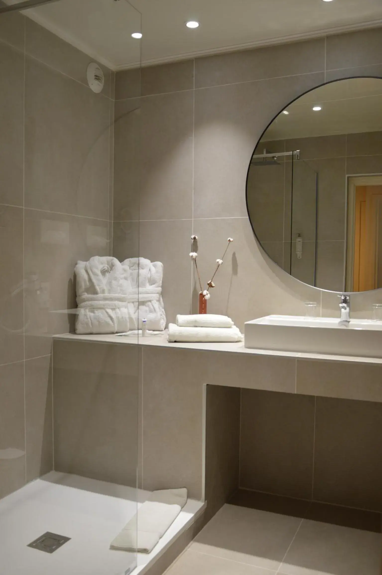 Bathroom in Best Western Sevan Parc Hotel