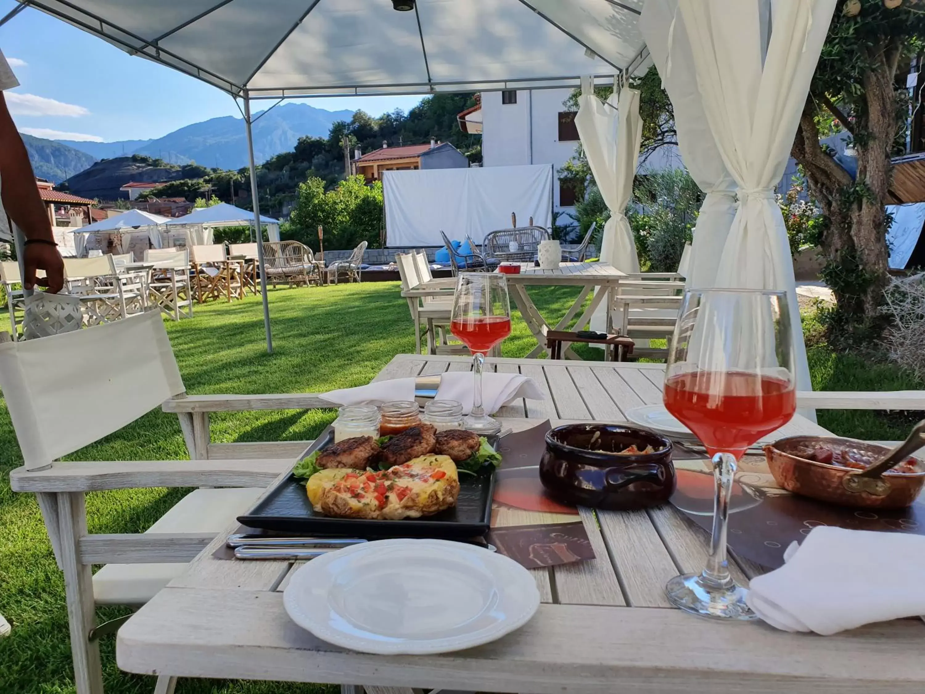 Restaurant/places to eat in Theatro Hotel Odysseon Restaurant/places to eat in Theatro Hotel Odysseon