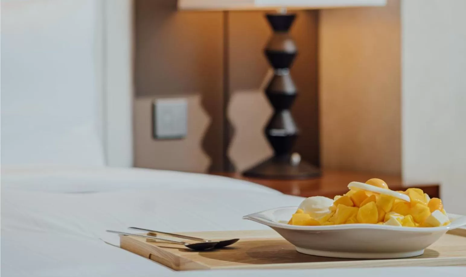 Property building, Bed in LOTTE CITY HOTEL Myeongdong