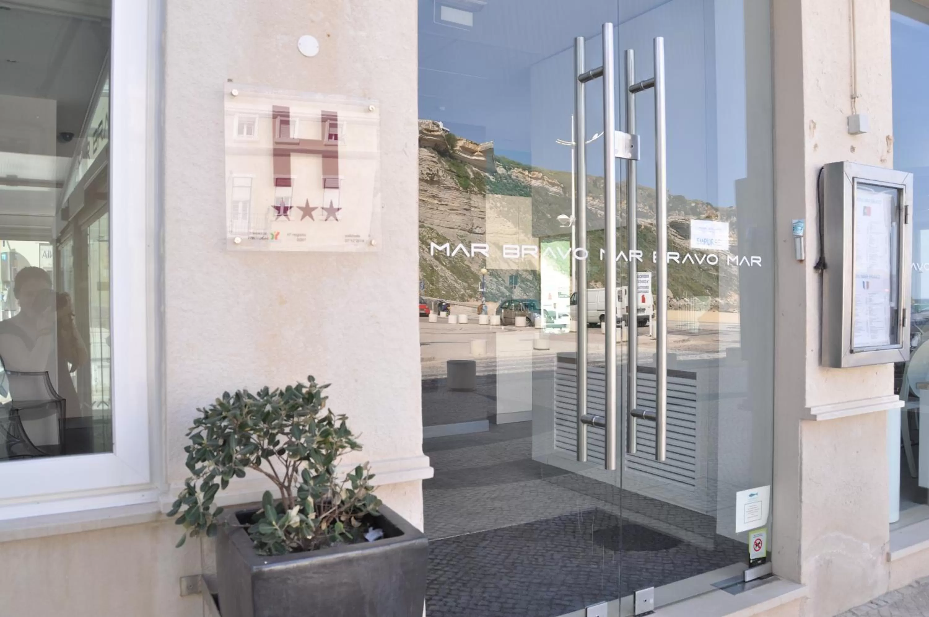 Facade/entrance in Hotel Mar Bravo