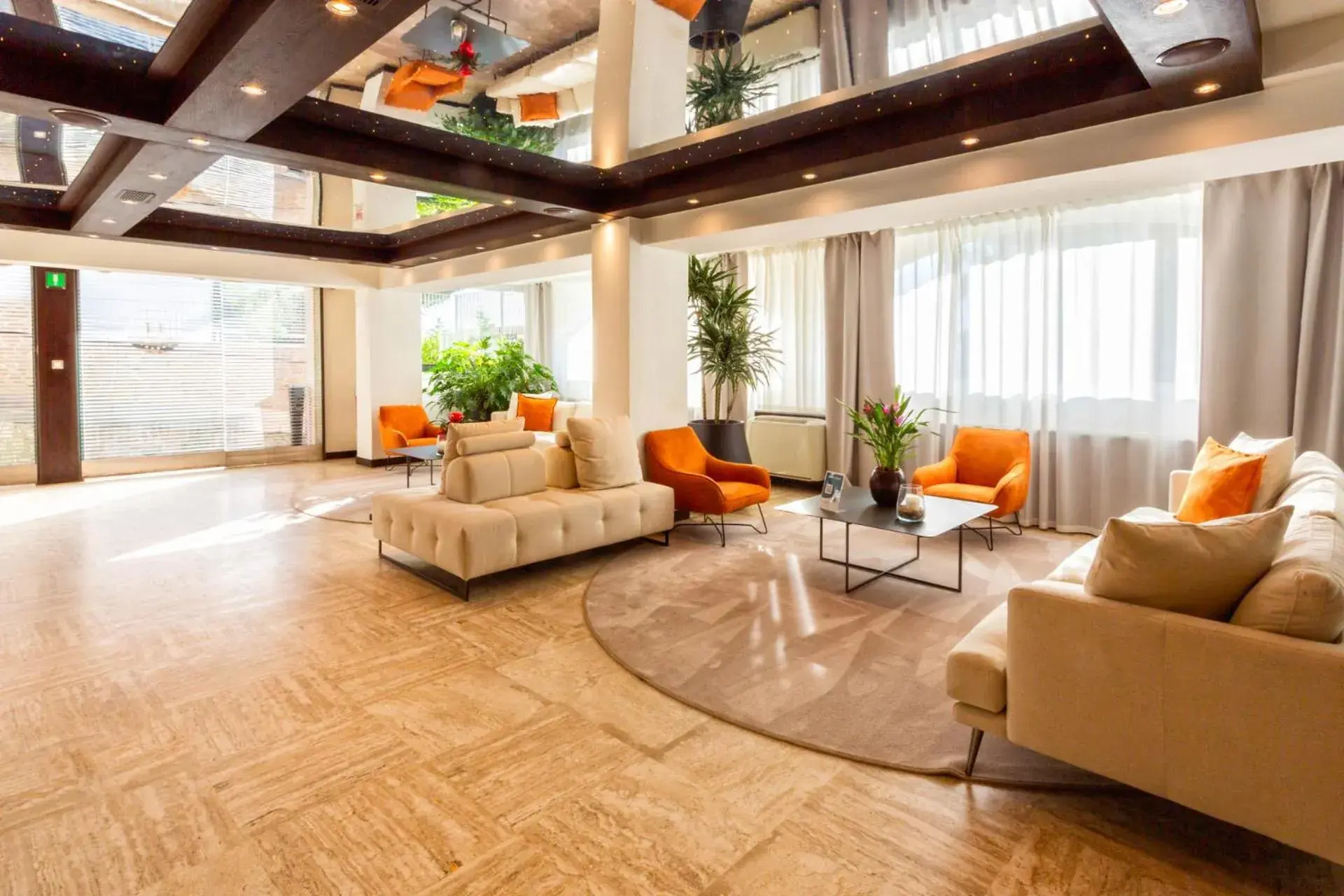 Lobby or reception, Seating Area in Hotel Petit Palais