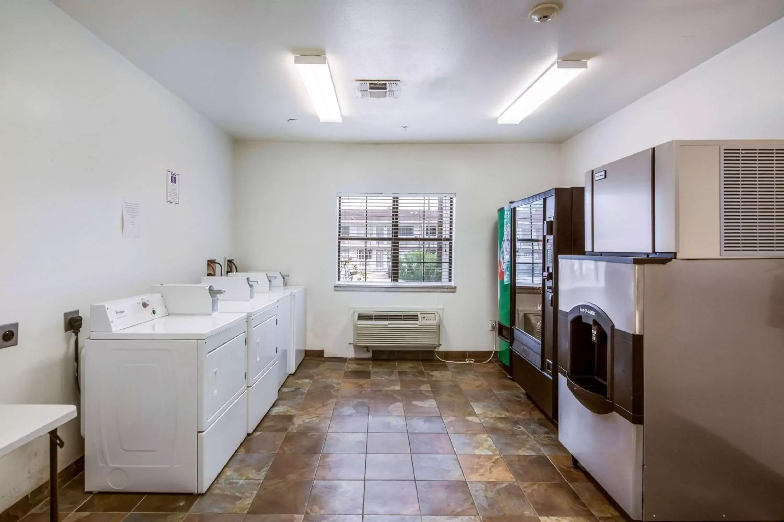 laundry, Kitchen/Kitchenette in Motel 6-Freeport, TX