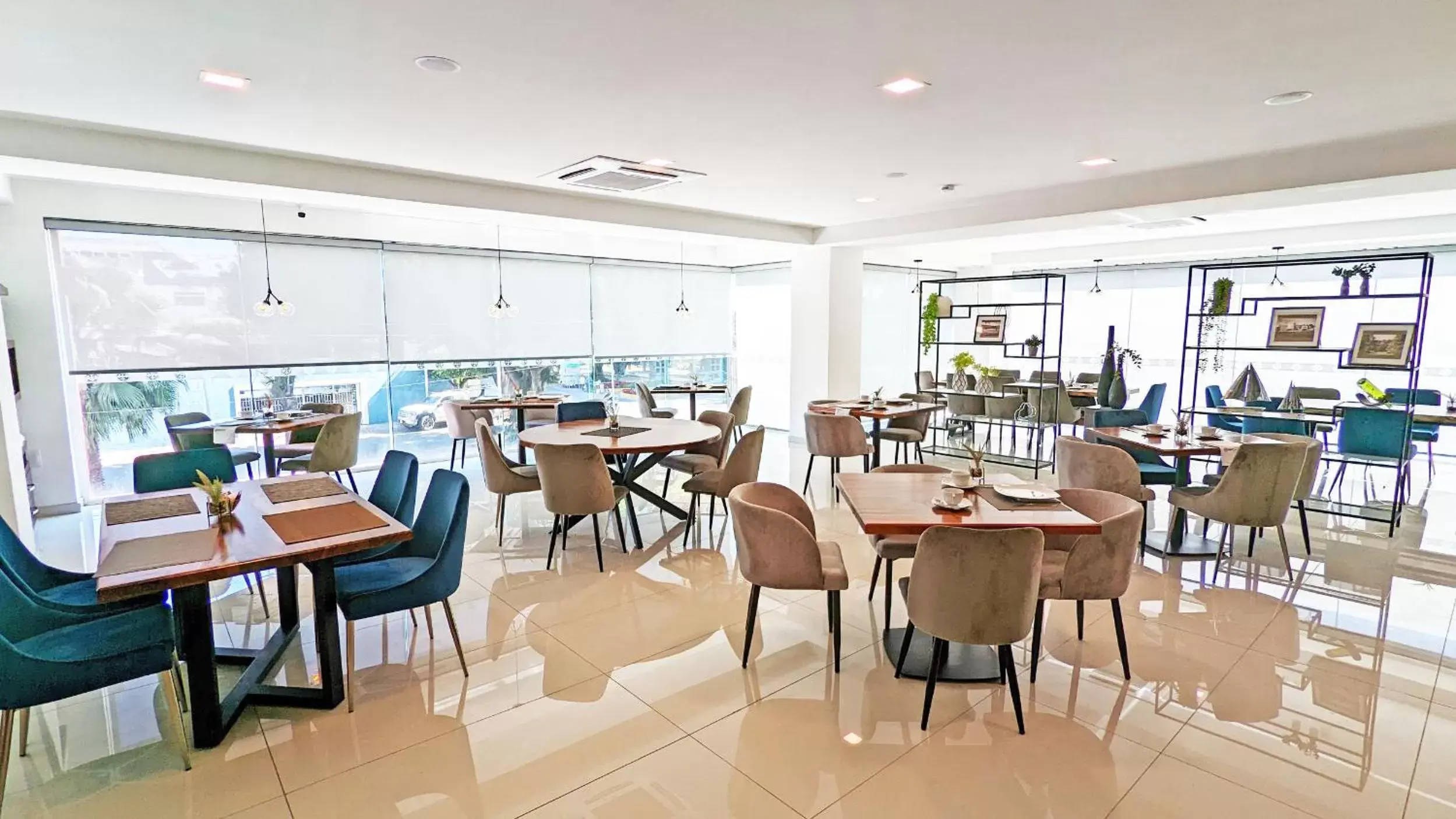 Restaurant/places to eat in Hotel Fray Select Restaurant/places to eat in Hotel Fray Select