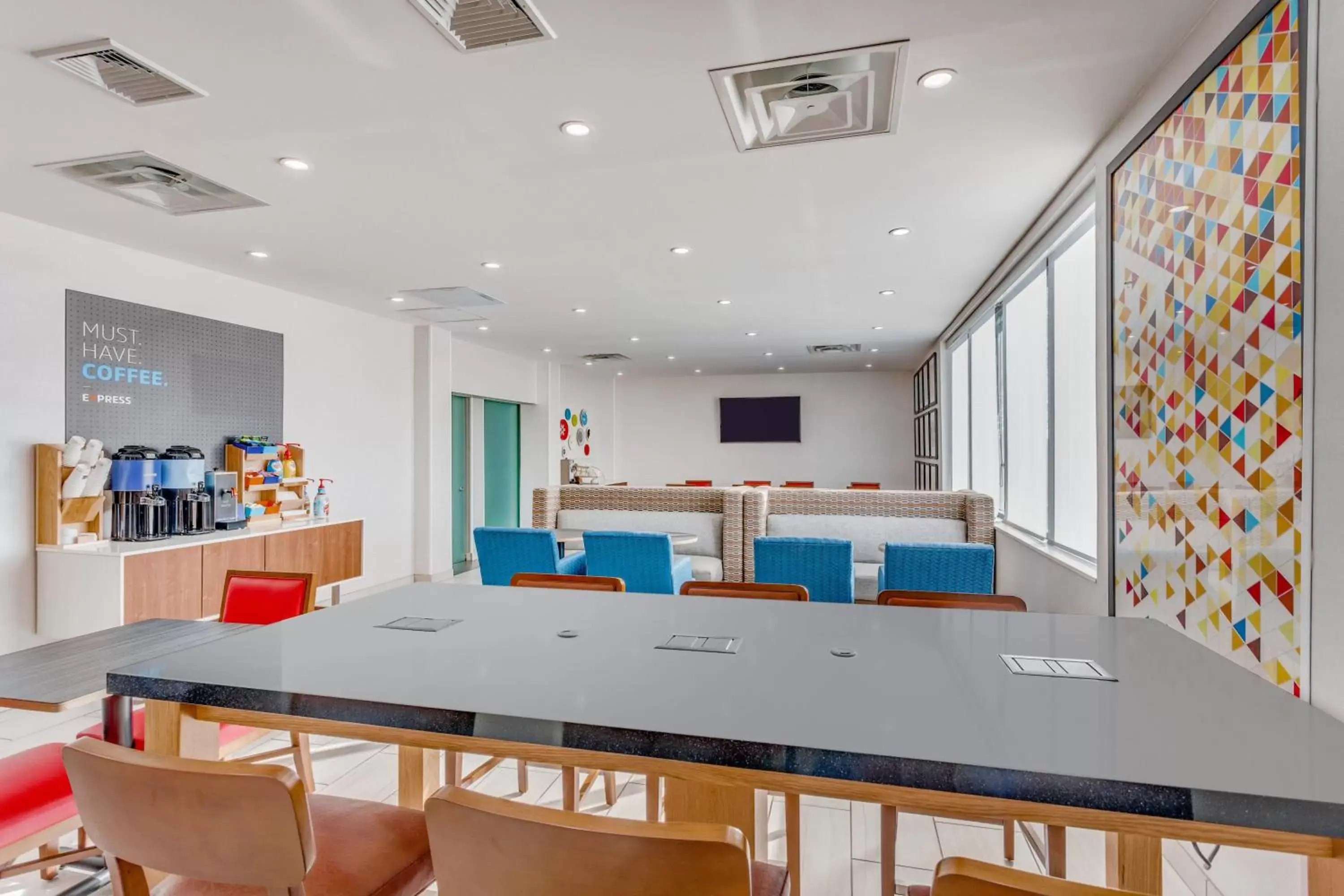 Breakfast in Holiday Inn Express Ramsey Mahwah by IHG Breakfast in Holiday Inn Express Ramsey Mahwah by IHG