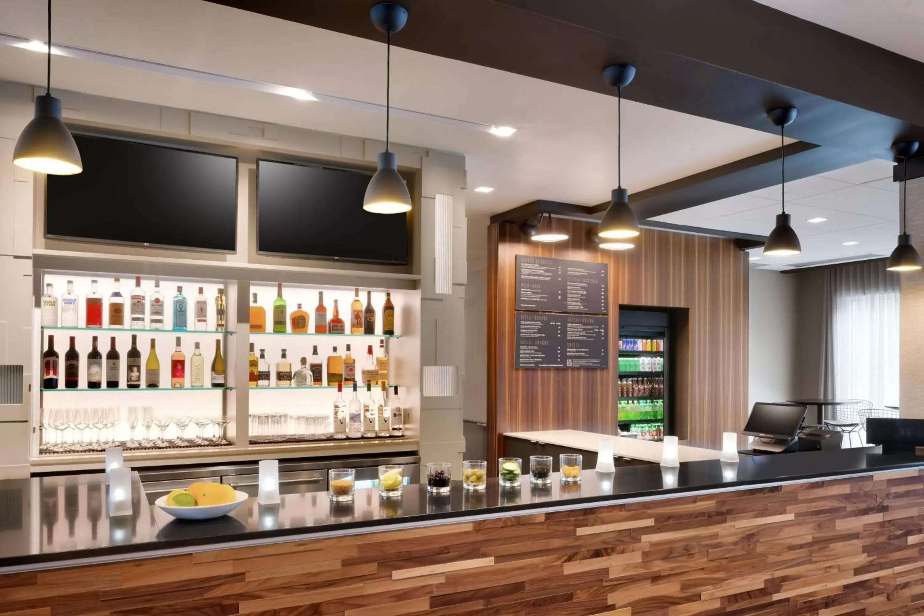 Restaurant/places to eat, Lounge/Bar in Courtyard by Marriott Atlanta Duluth Downtown