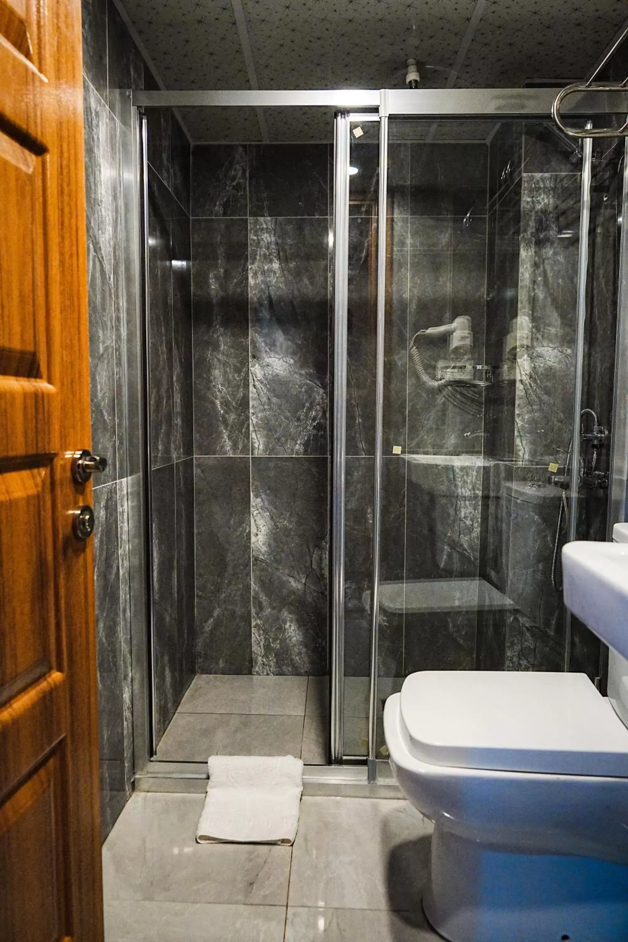 Toilet, Bathroom in Reyyan Hotel