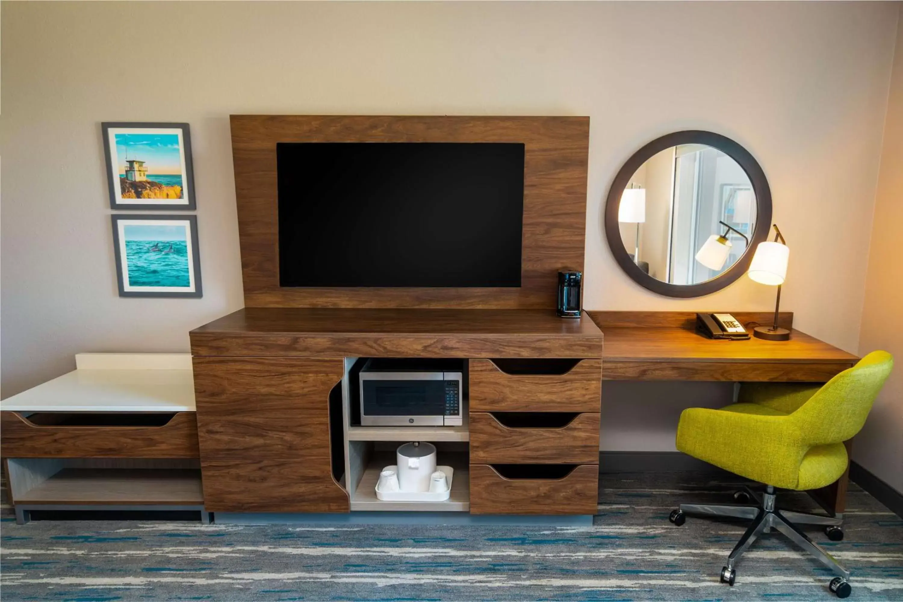 Bedroom, TV/Entertainment Center in Hampton Inn & Suites Imperial Beach San Diego, Ca