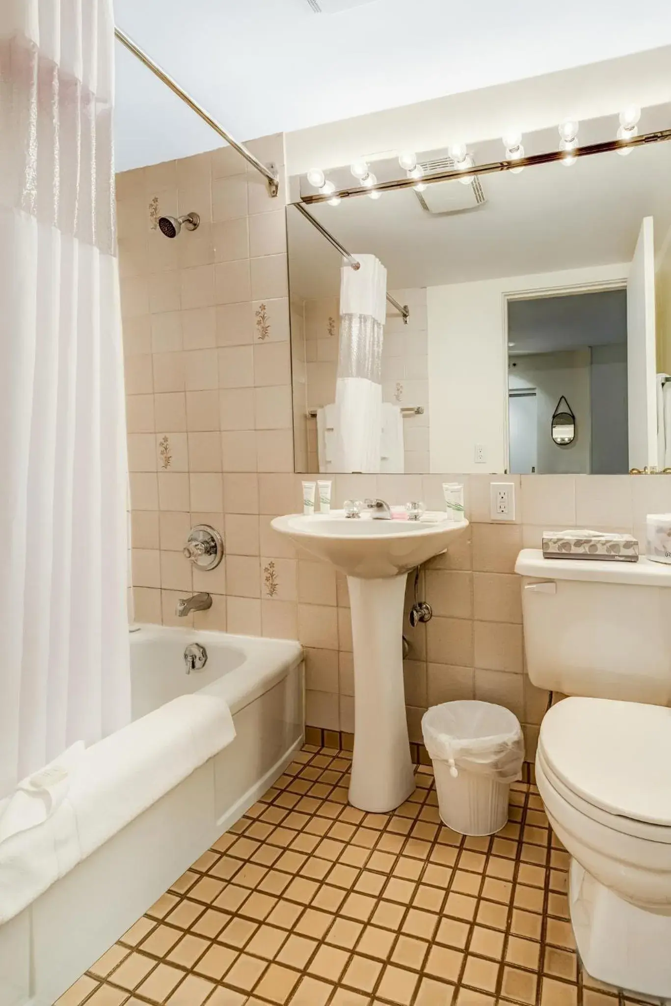 Bathroom in Rosellen Suites At Stanley Park