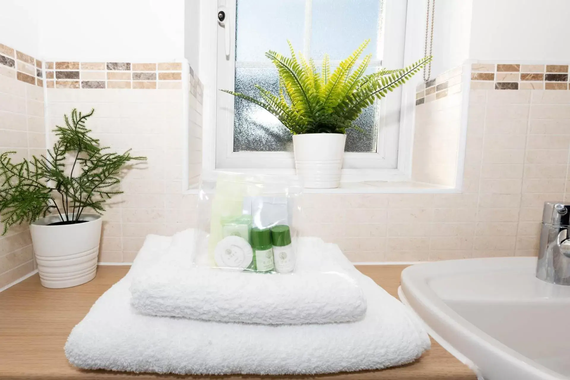 Bathroom in Riverside Cottage, Shefford