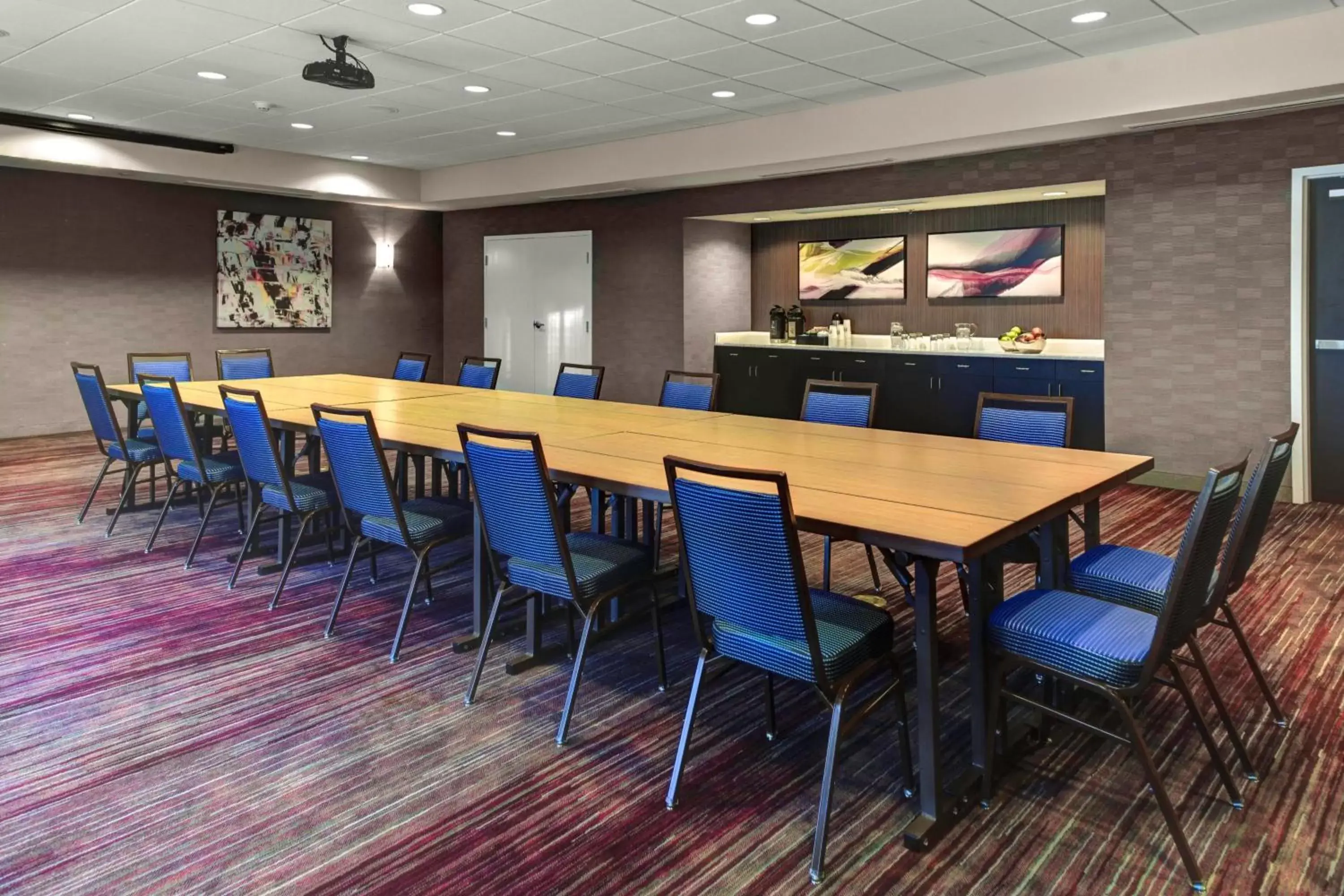 Meeting/conference room in Courtyard by Marriott New Orleans Westbank/Gretna