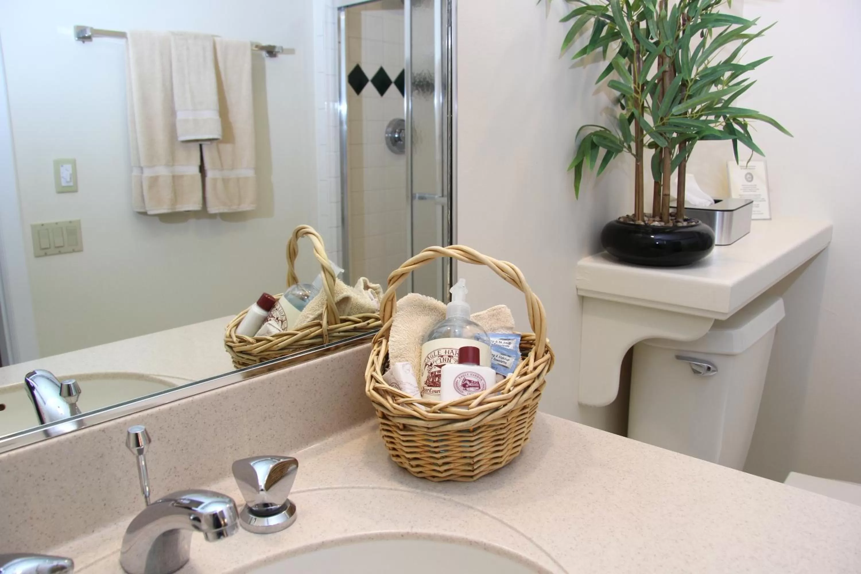 Bathroom in Eagle Harbor Inn