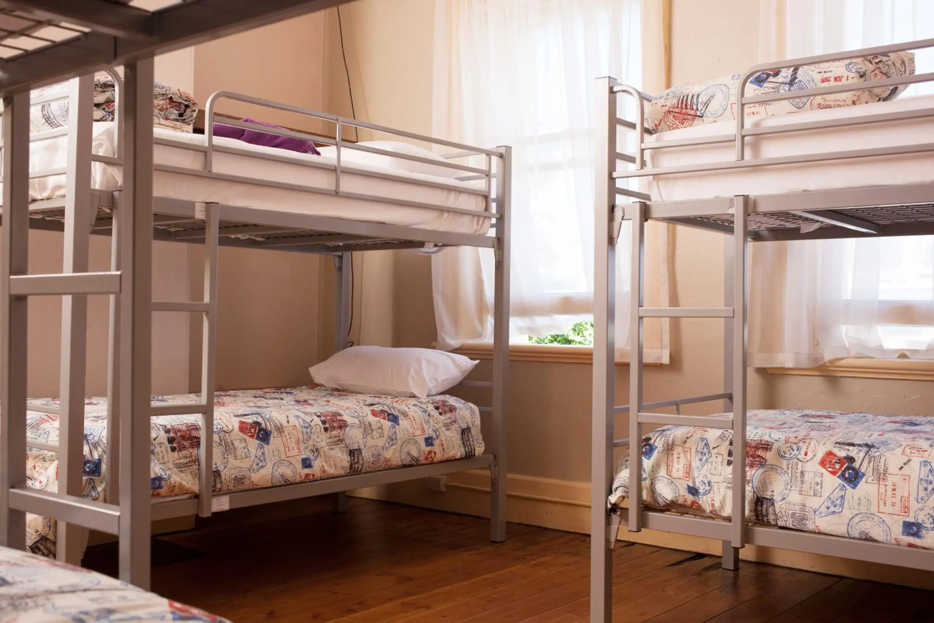 Bedroom, Bunk Bed in The Cally Hotel