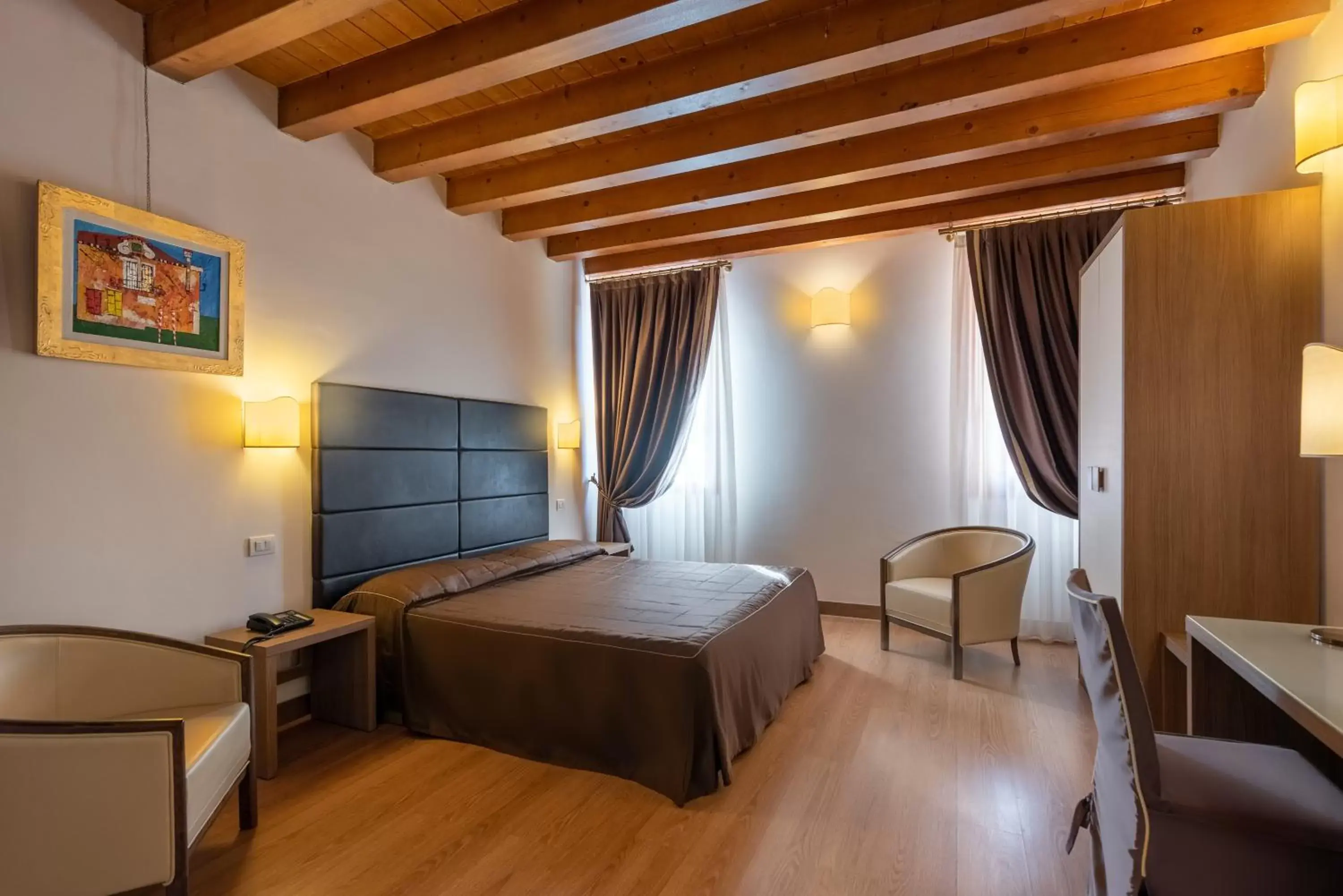 Photo of the whole room, Bed in UNAWAY Ecohotel Villa Costanza Venezia