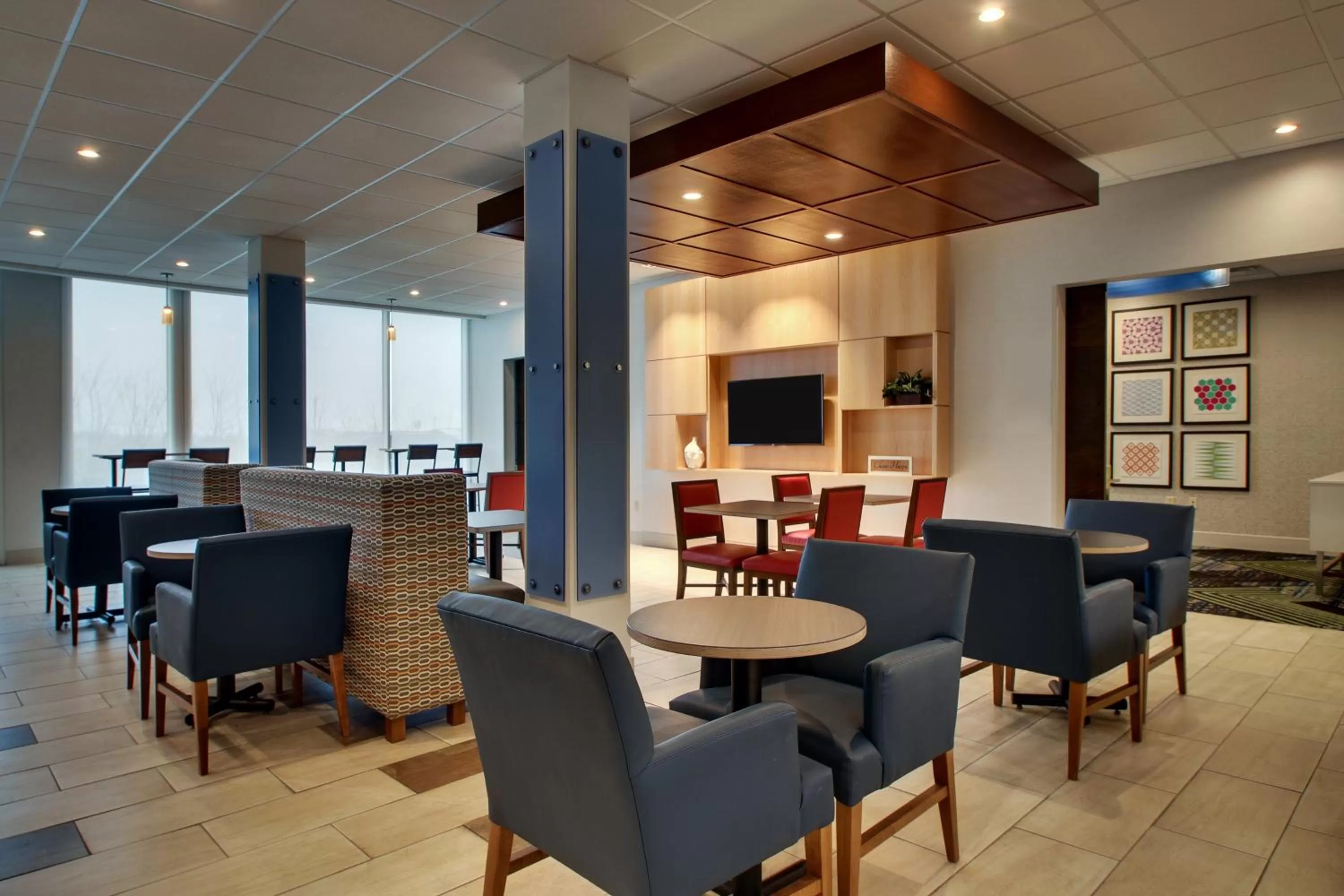 Breakfast in Holiday Inn Express & Suites Mt Sterling North by IHG