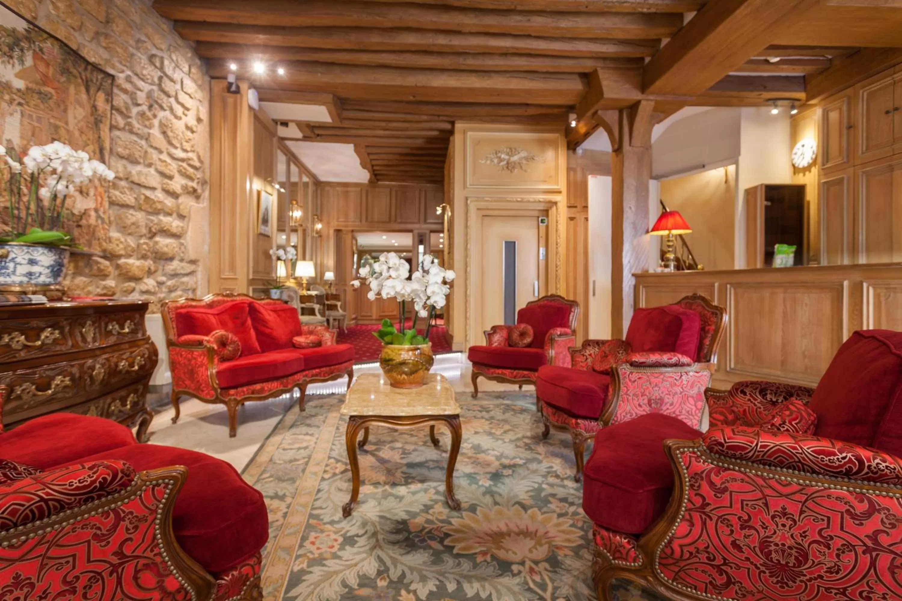Lobby or reception in Grand Hôtel de L'Univers Saint-Germain
