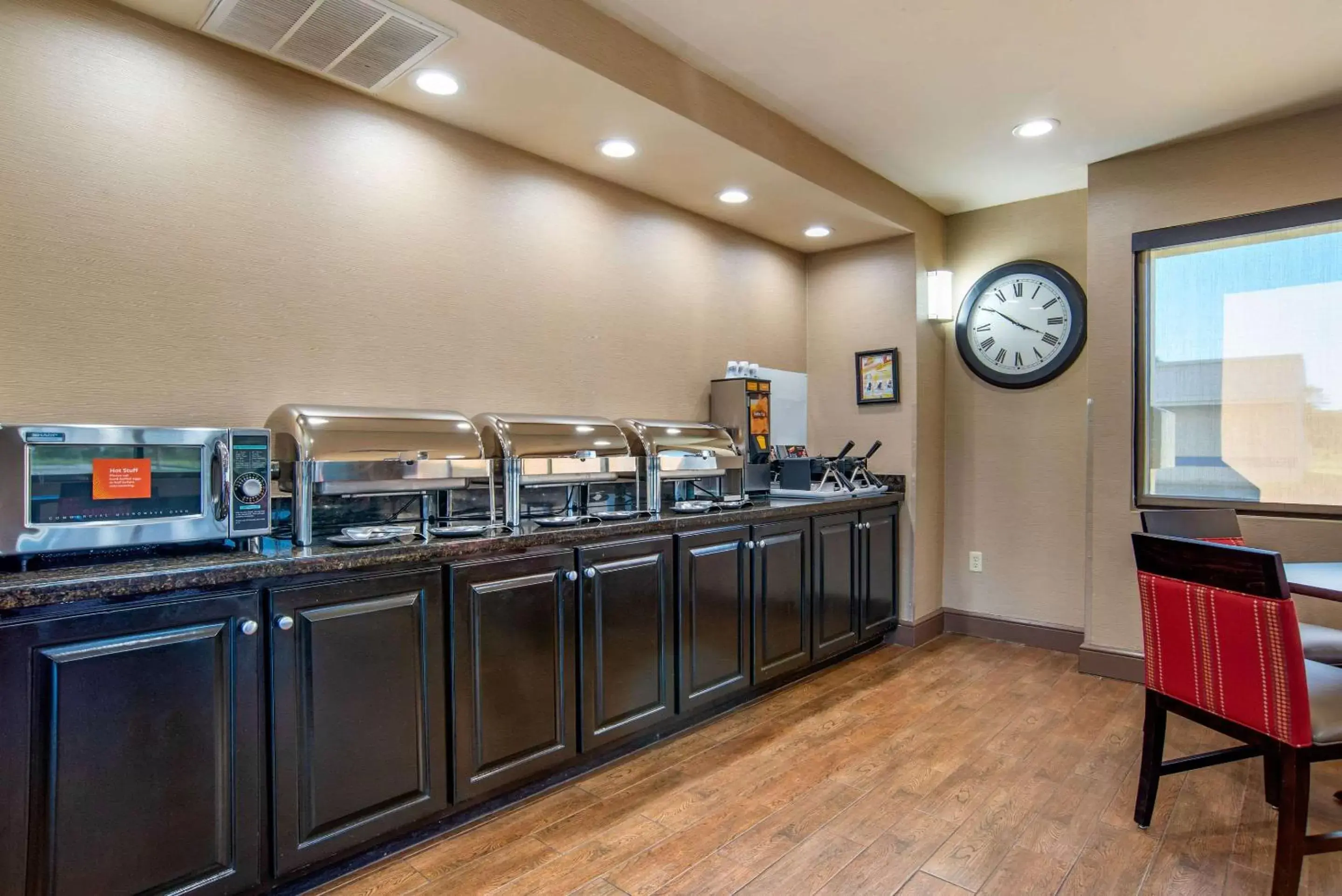 Restaurant/Places to Eat in Comfort Suites Gulfport