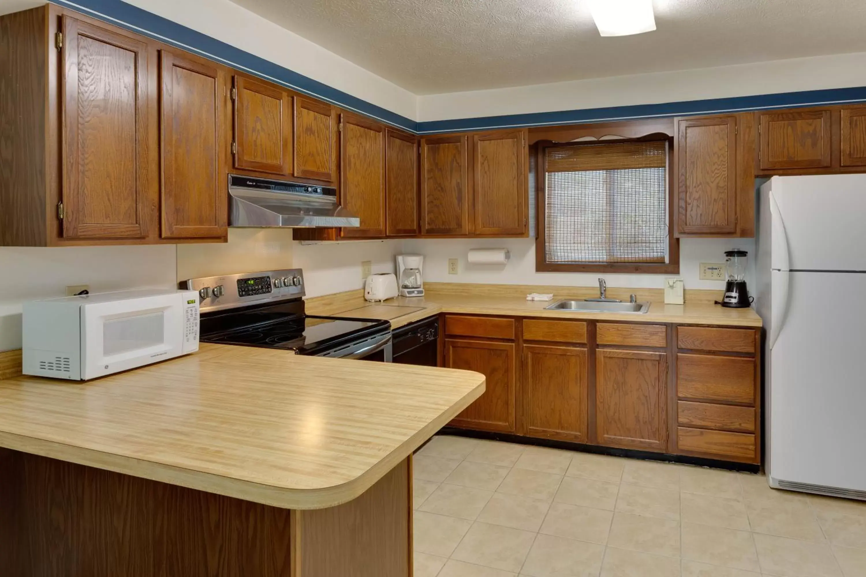 Kitchen or kitchenette, Kitchen/Kitchenette in Chalet High by Capital Vacations