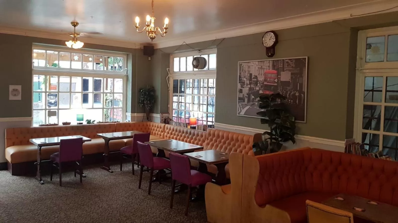 Lounge or bar in Hour Glass Hotel