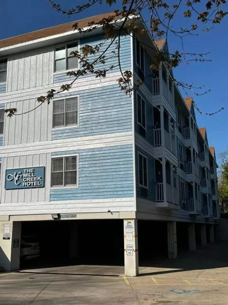 Property Building in Mill Creek Hotel