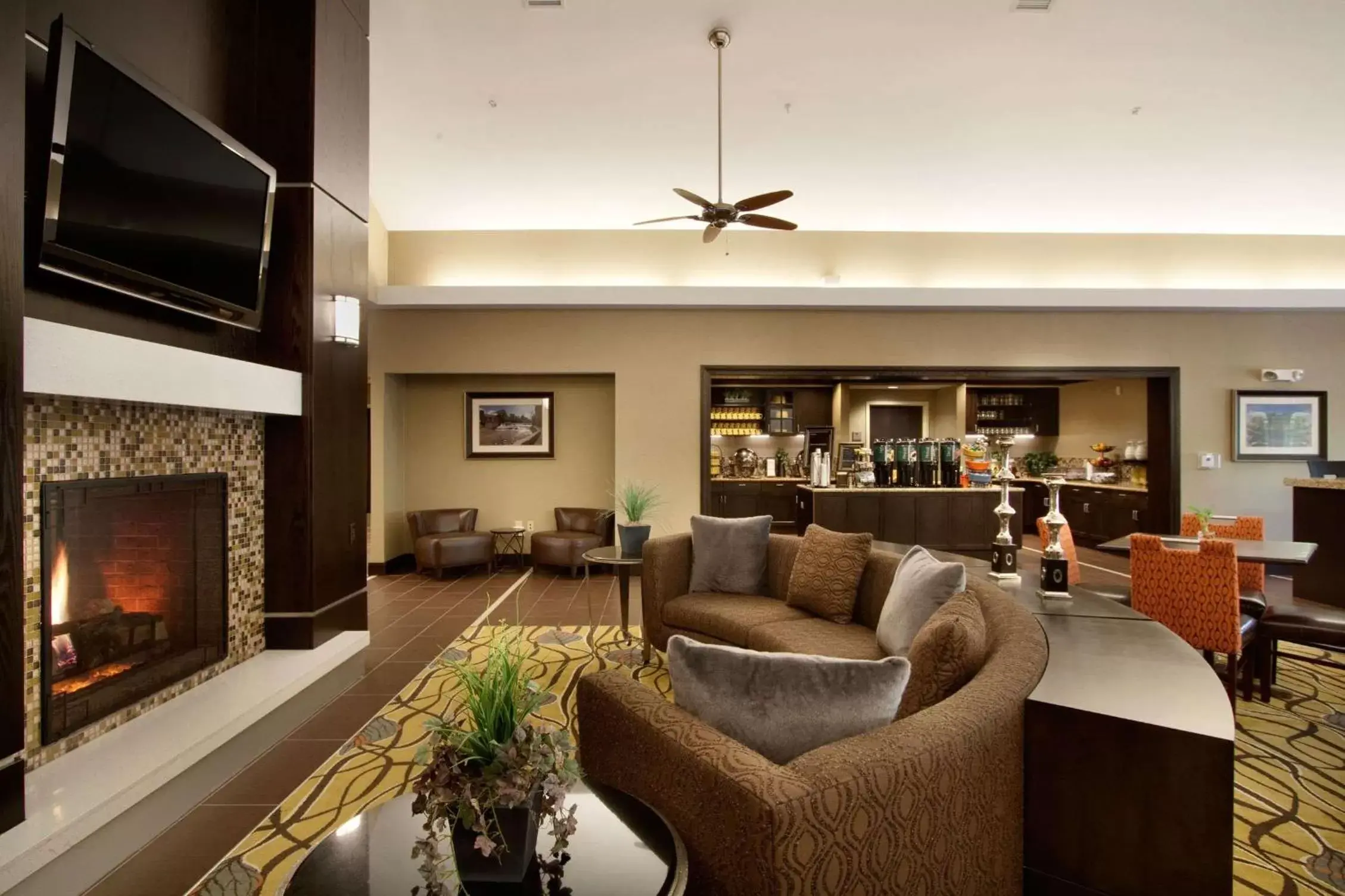 Lobby or reception, Lounge/Bar in Homewood Suites by Hilton Rochester/Greece, NY