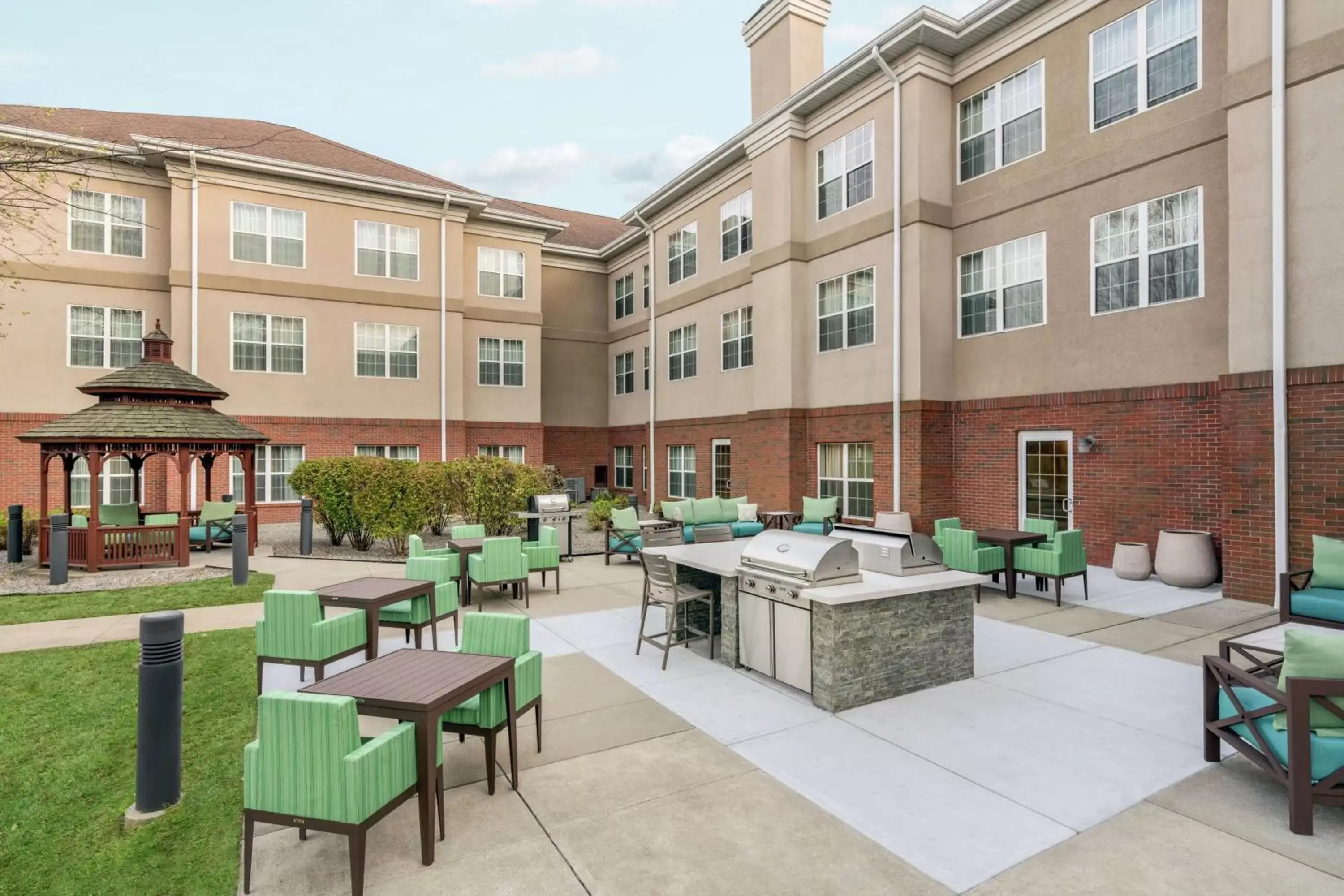 Property building, Swimming Pool in Homewood Suites by Hilton Providence-Warwick