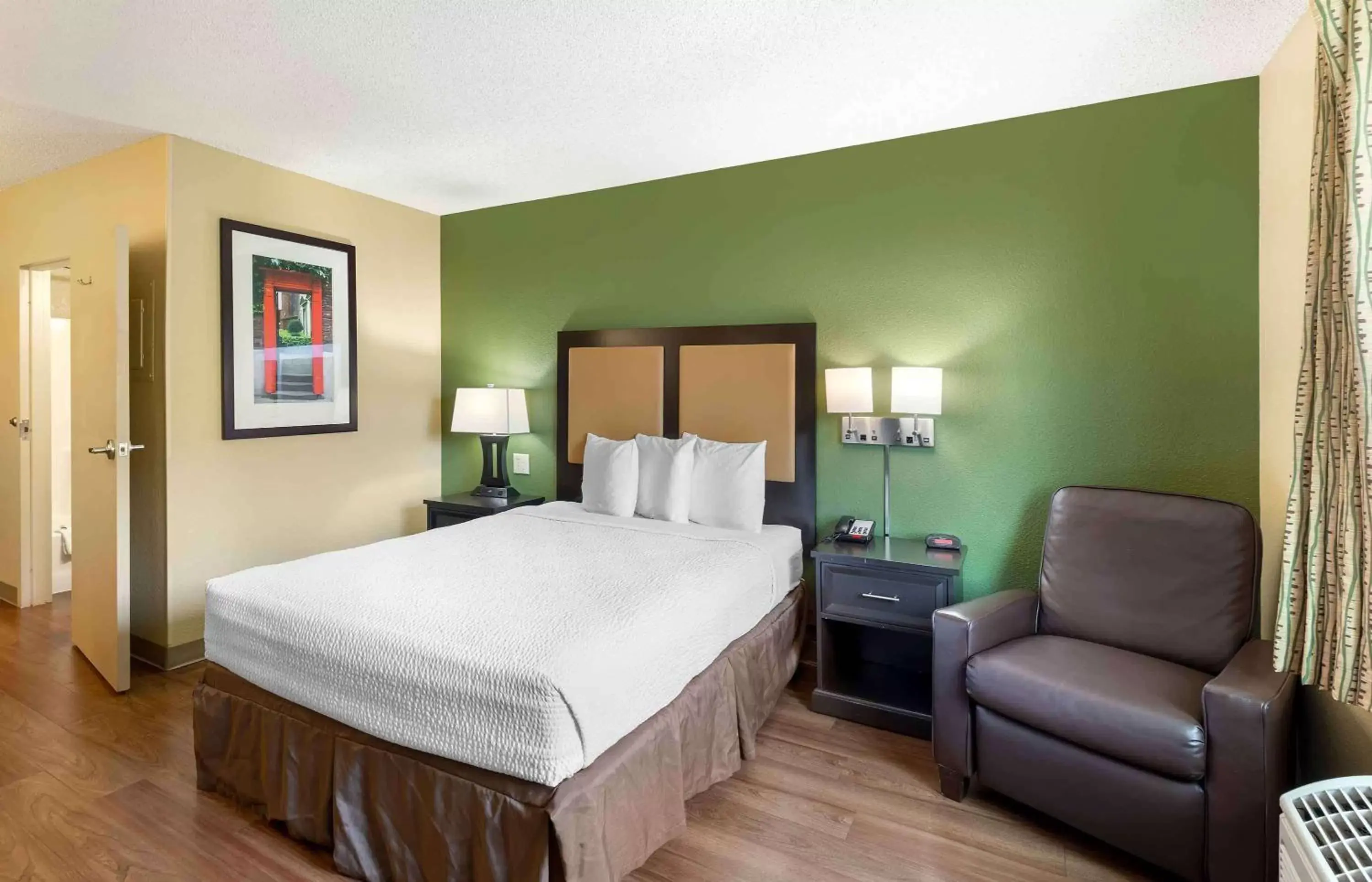 Bedroom, Bed in Extended Stay America Suites - Denver - Park Meadows