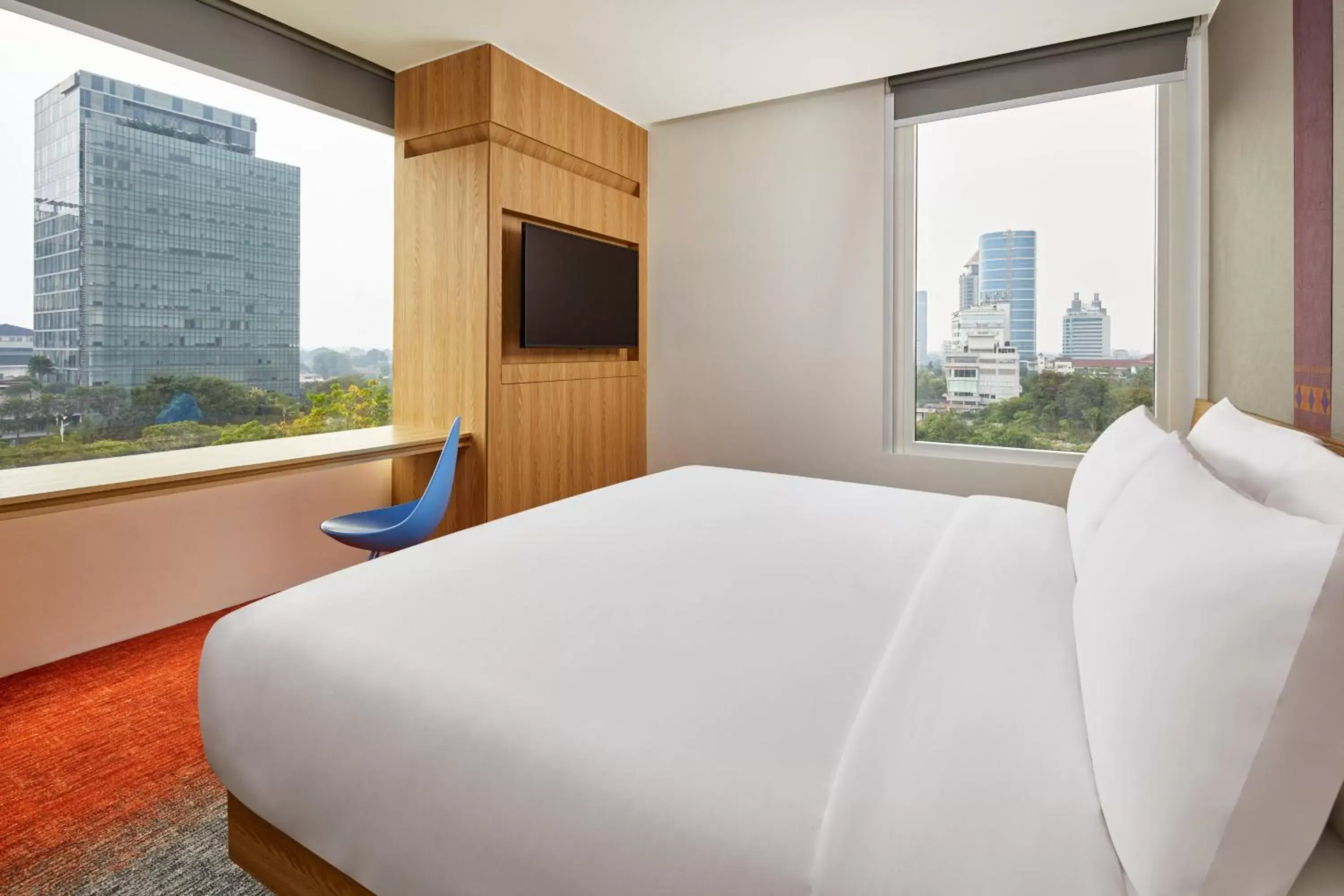 Photo of the whole room, Bed in Aloft South Jakarta