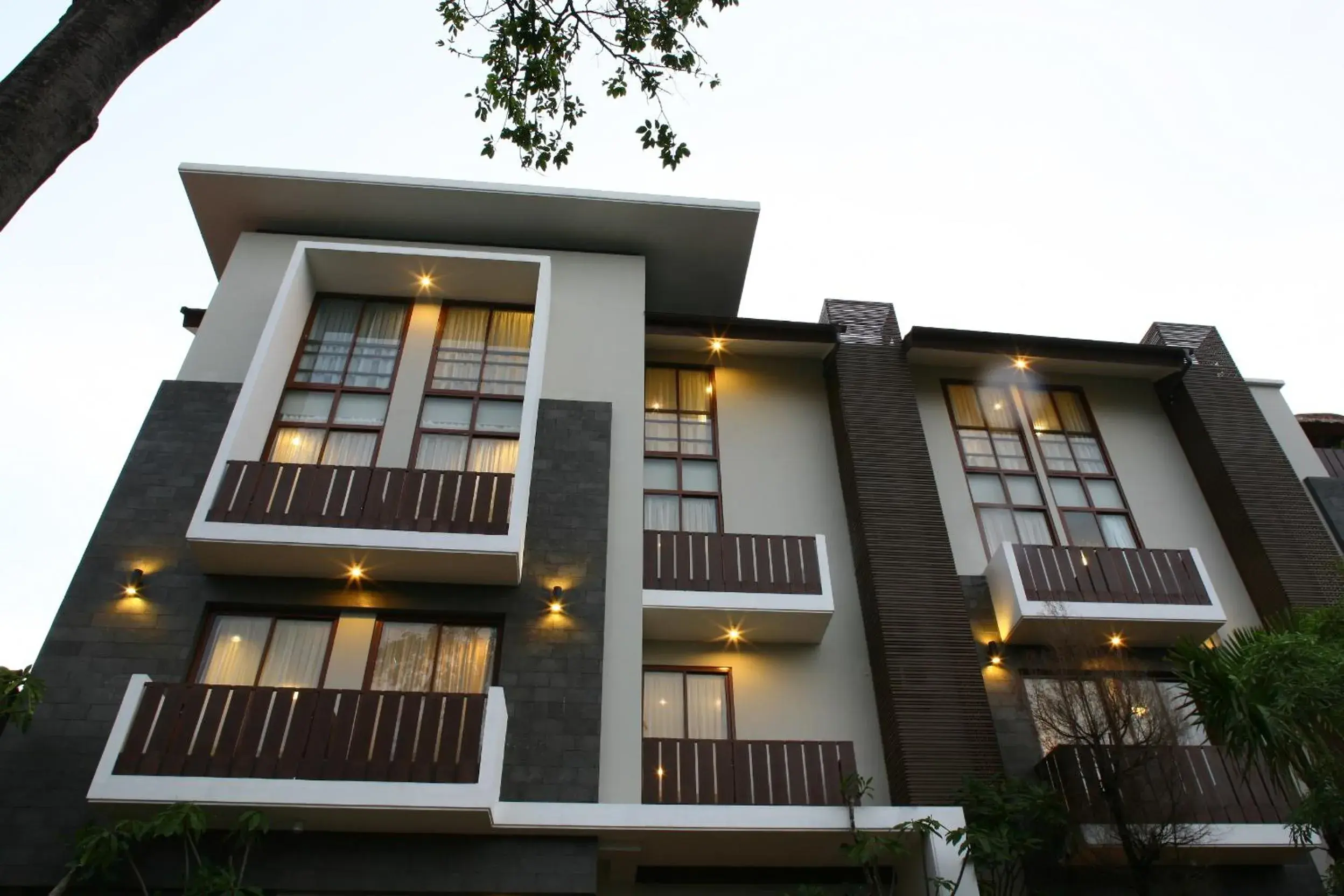 Facade/entrance in Rasuna Mansion Facade/entrance in Rasuna Mansion