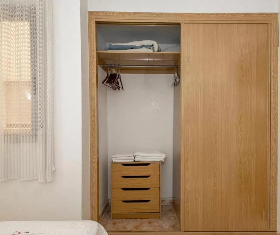 wardrobe in Apartamentos Turísticos Fresno